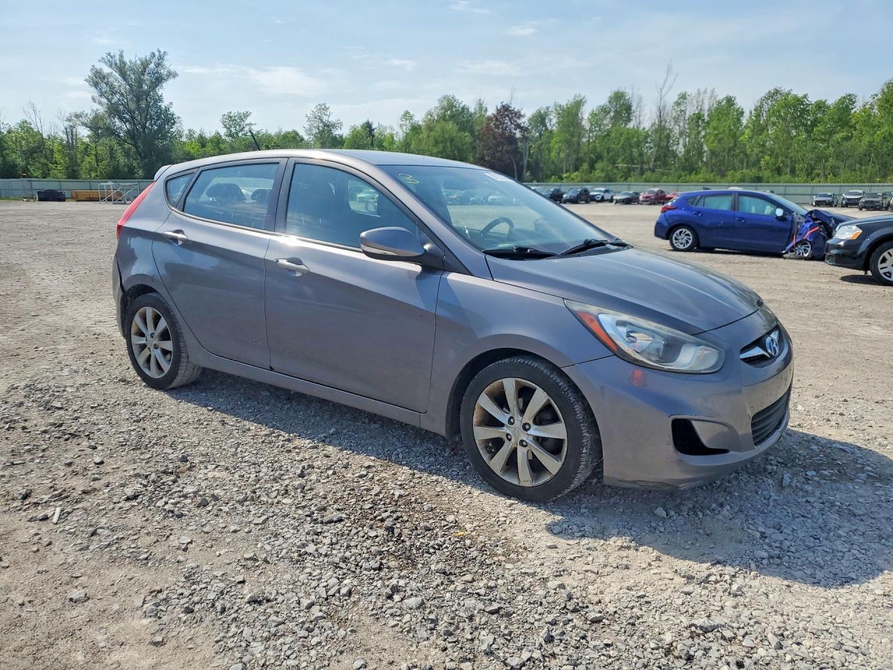 2013 Hyundai Accent Se Gray vin: KMHCU5AE3DU138358