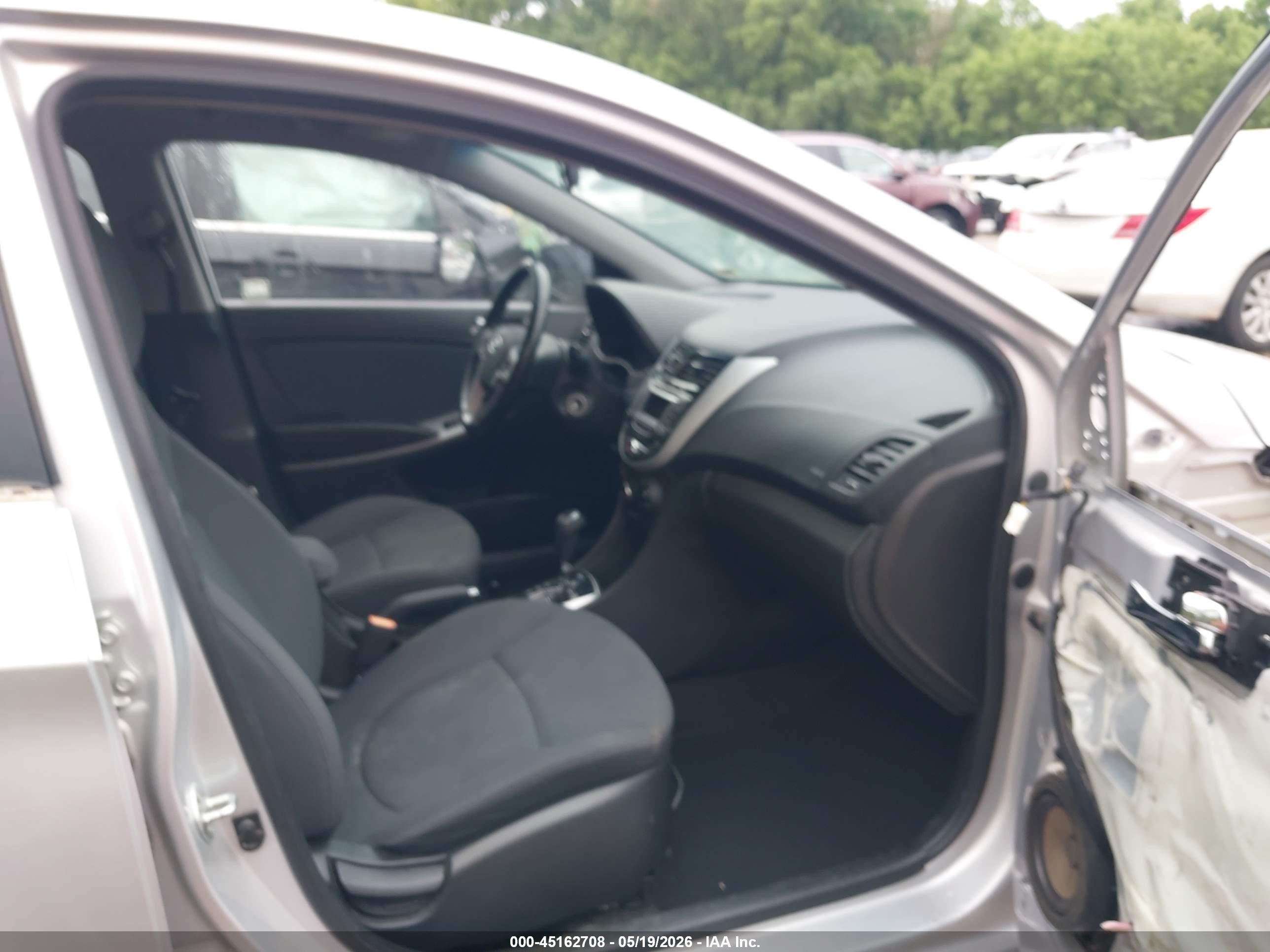 2014 Hyundai Accent Se Silver vin: KMHCU5AE3EU173970