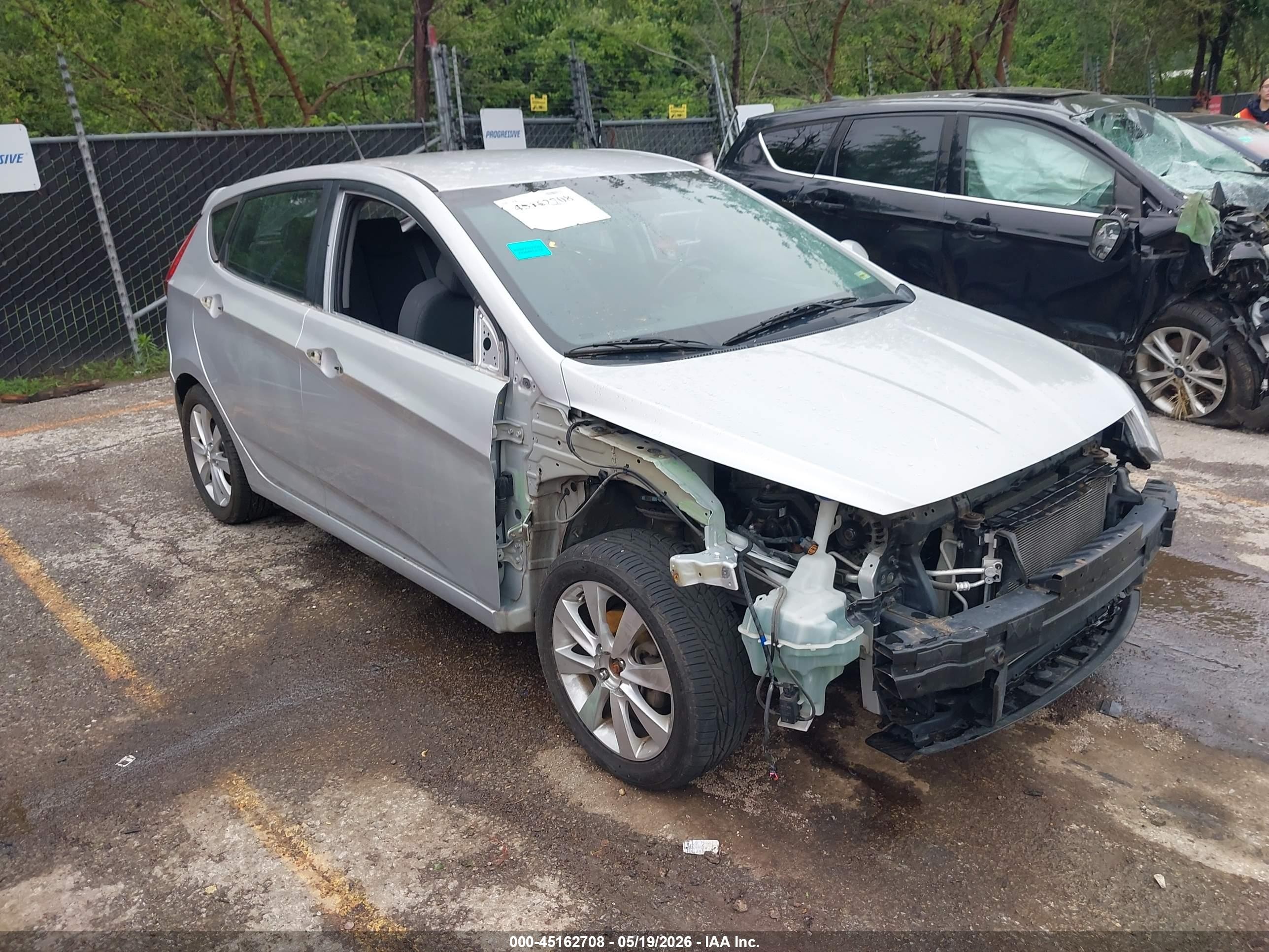 2014 Hyundai Accent Se Silver vin: KMHCU5AE3EU173970