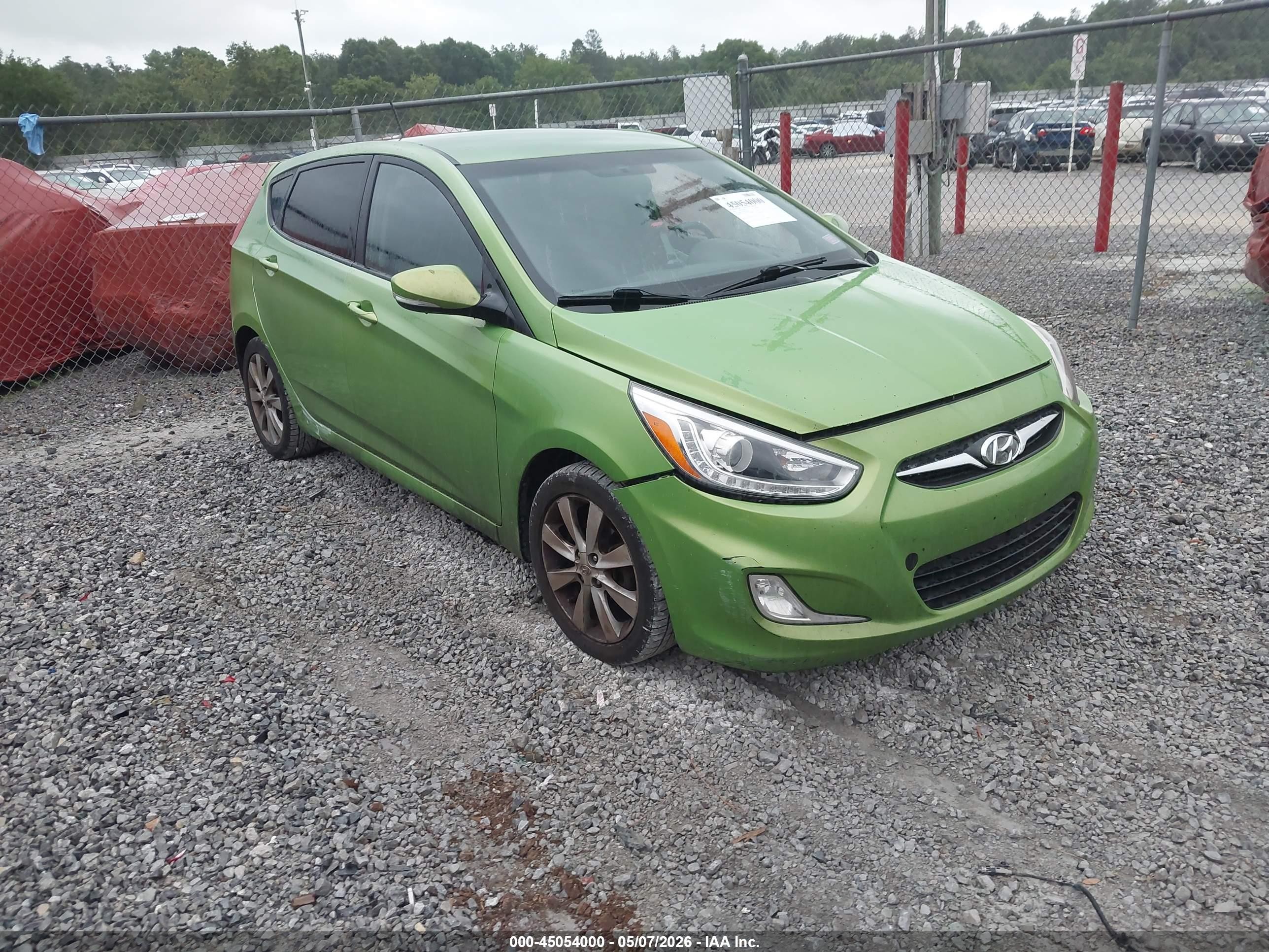2014 Hyundai Accent Se Green vin: KMHCU5AE3EU182104