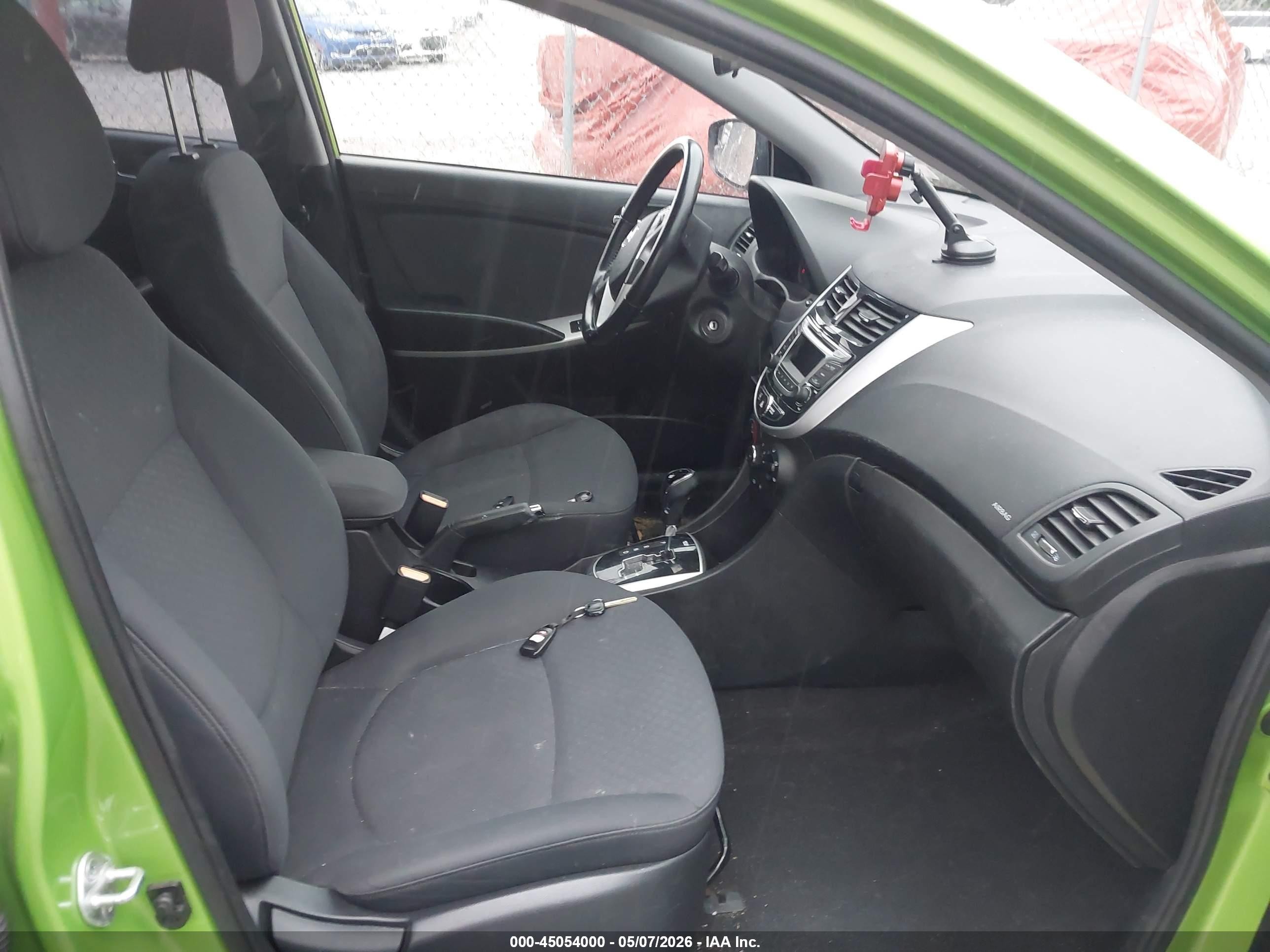 2014 Hyundai Accent Se Green vin: KMHCU5AE3EU182104