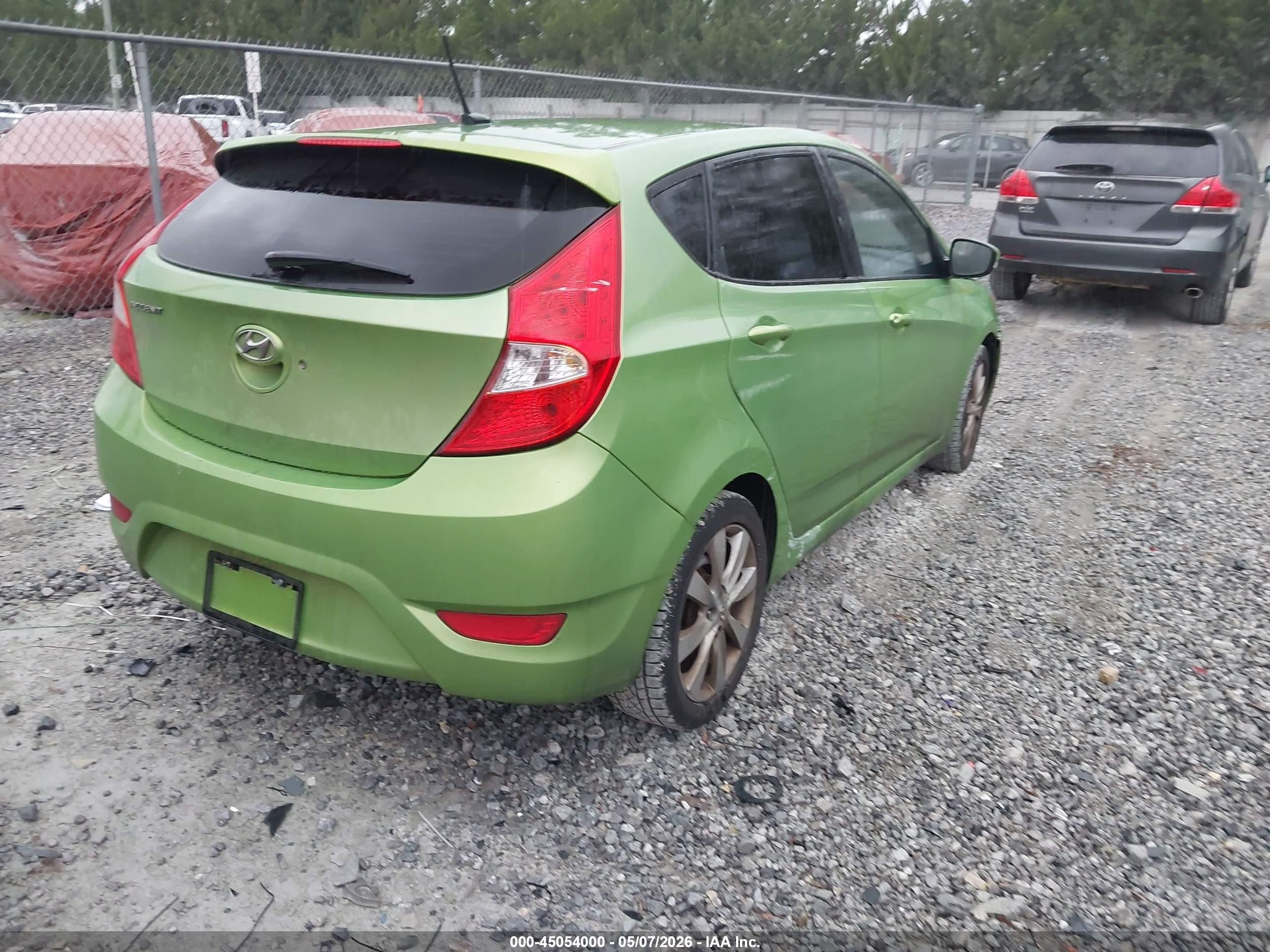 2014 Hyundai Accent Se Green vin: KMHCU5AE3EU182104