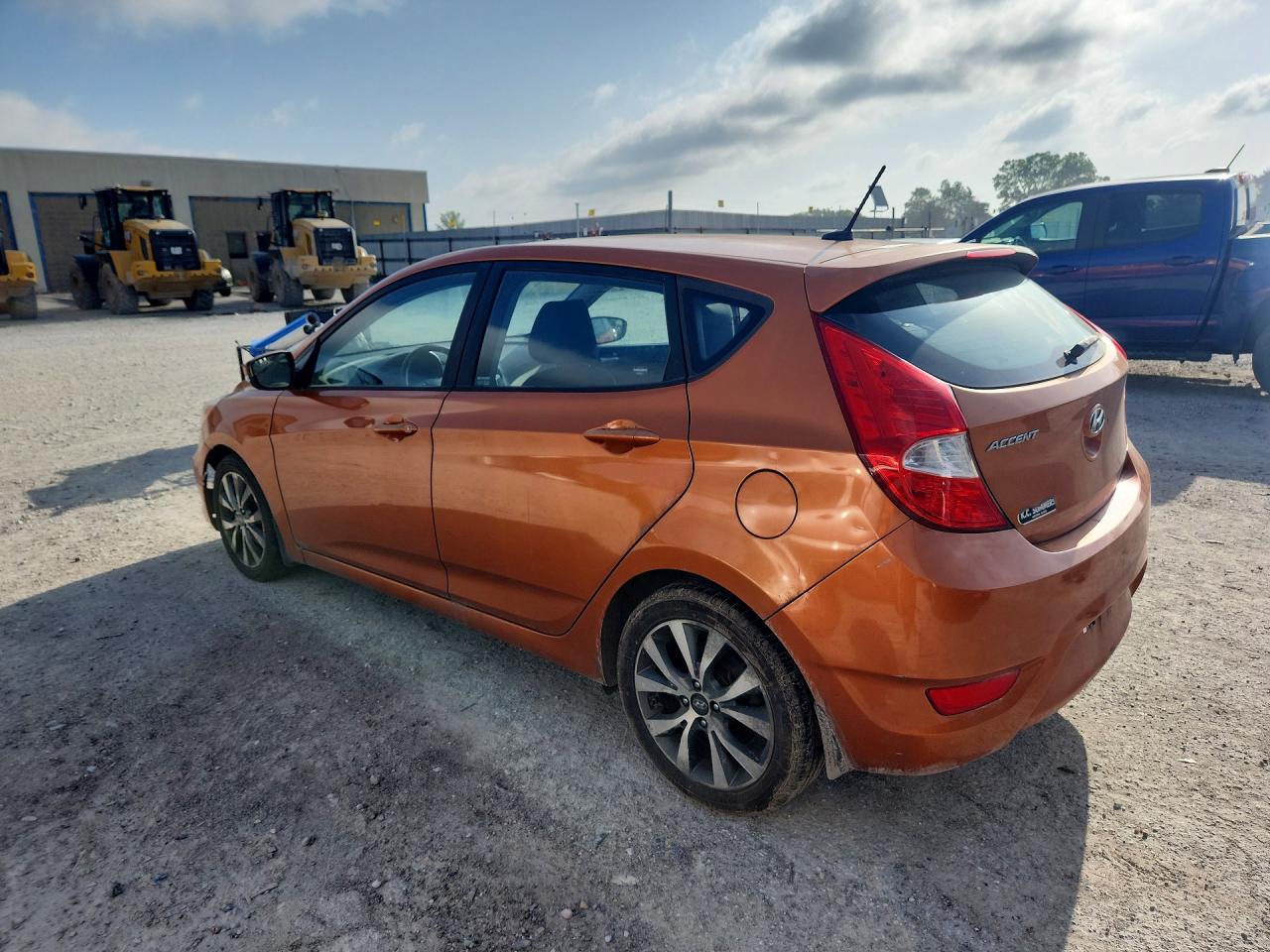 2015 Hyundai Accent Sport Orange vin: KMHCU5AE3FU200862