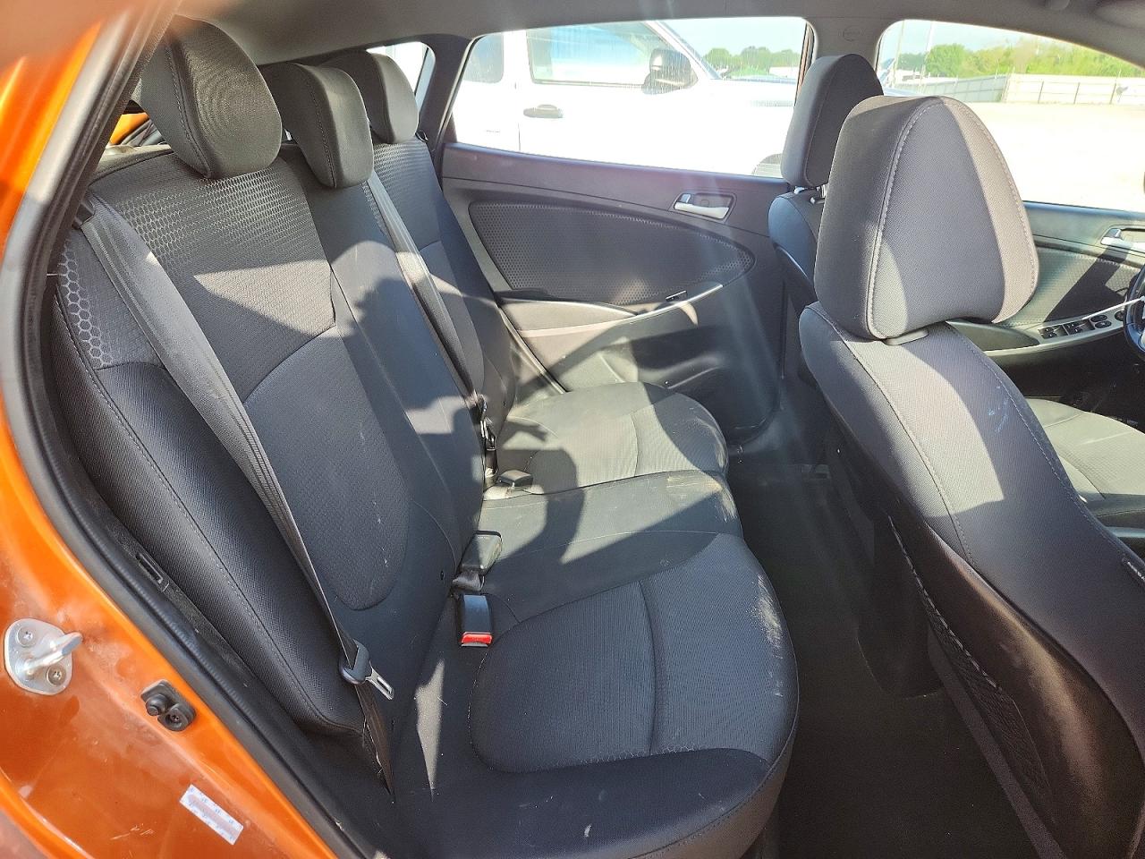 2015 Hyundai Accent Sport Orange vin: KMHCU5AE3FU200862