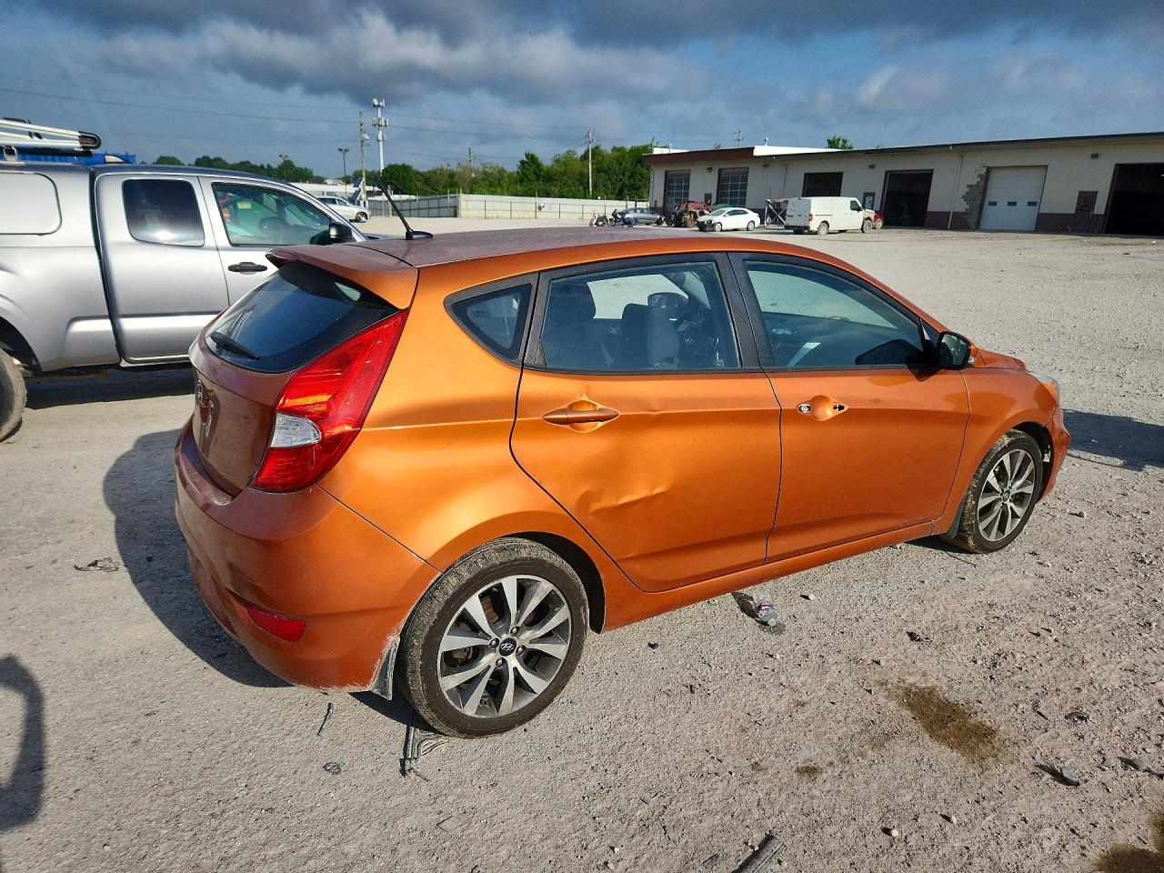 2015 Hyundai Accent Sport Orange vin: KMHCU5AE3FU200862