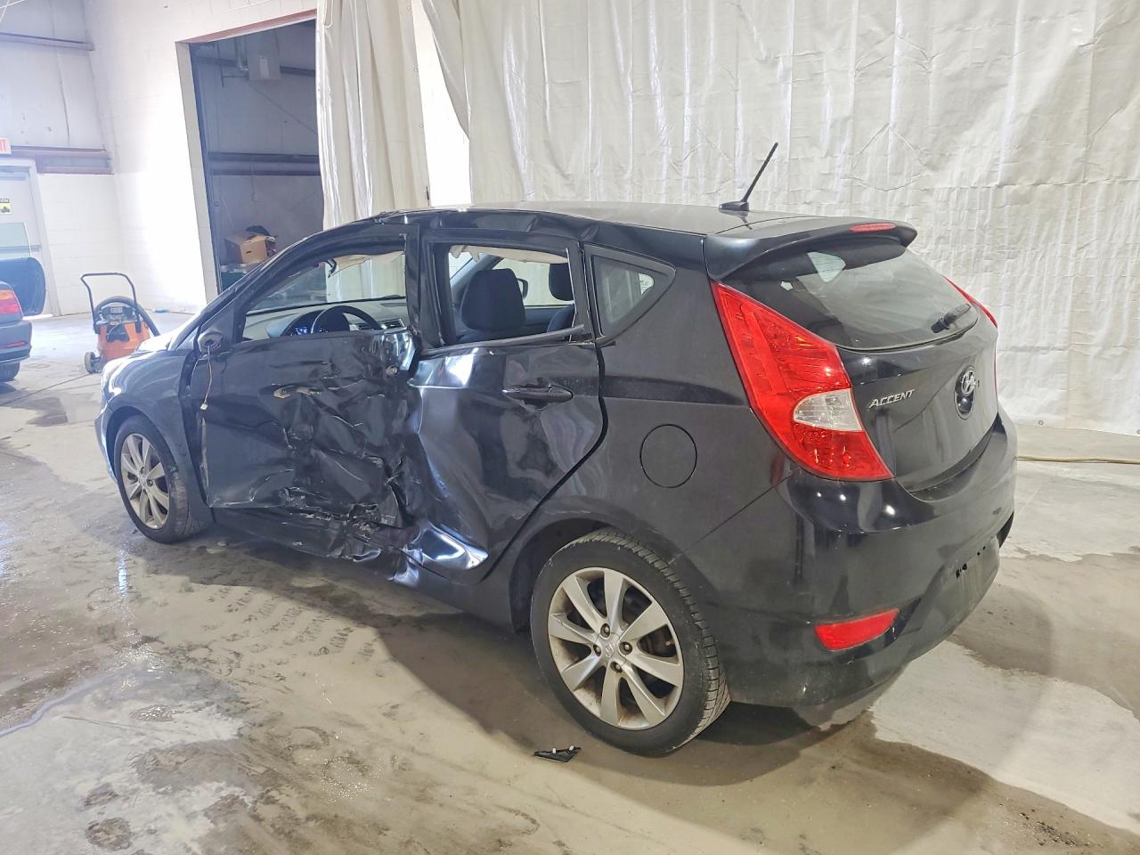 2012 Hyundai Accent Se Black vin: KMHCU5AE4CU025243