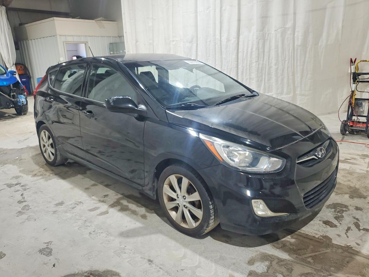 2012 Hyundai Accent Se Black vin: KMHCU5AE4CU025243