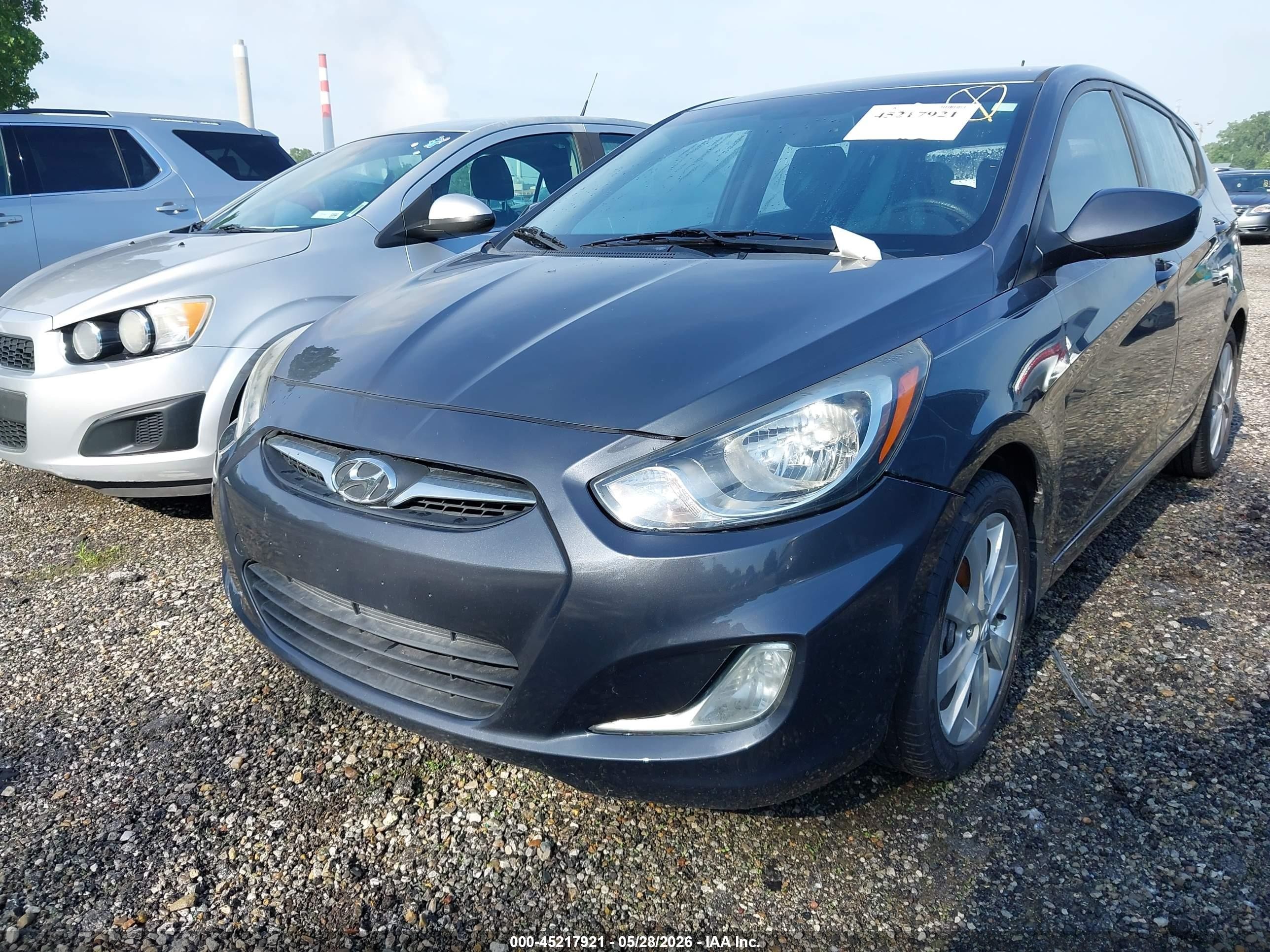 2012 Hyundai Accent Se Gray vin: KMHCU5AE4CU031866