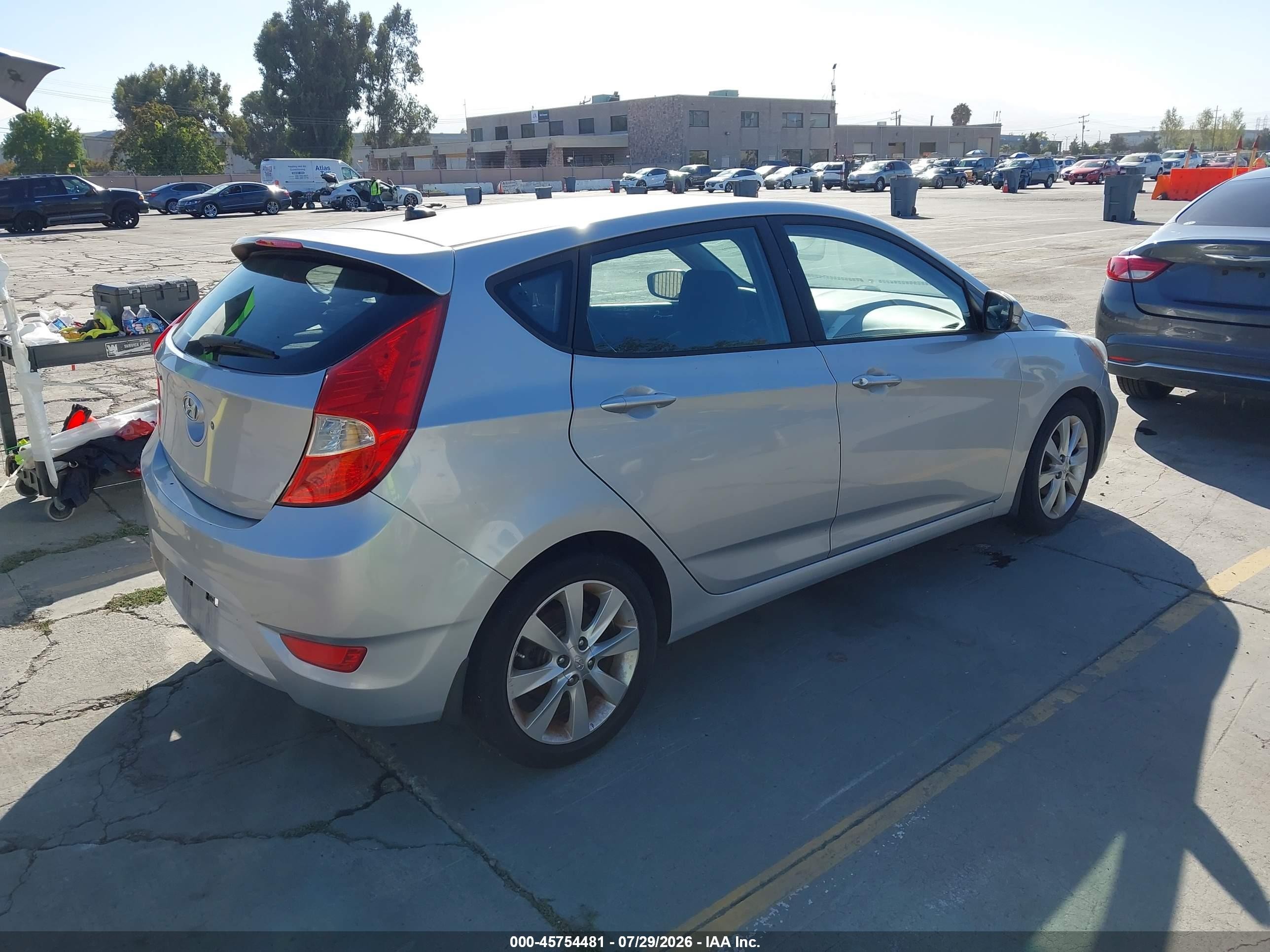 2013 Hyundai Accent Se Silver vin: KMHCU5AE4DU064805