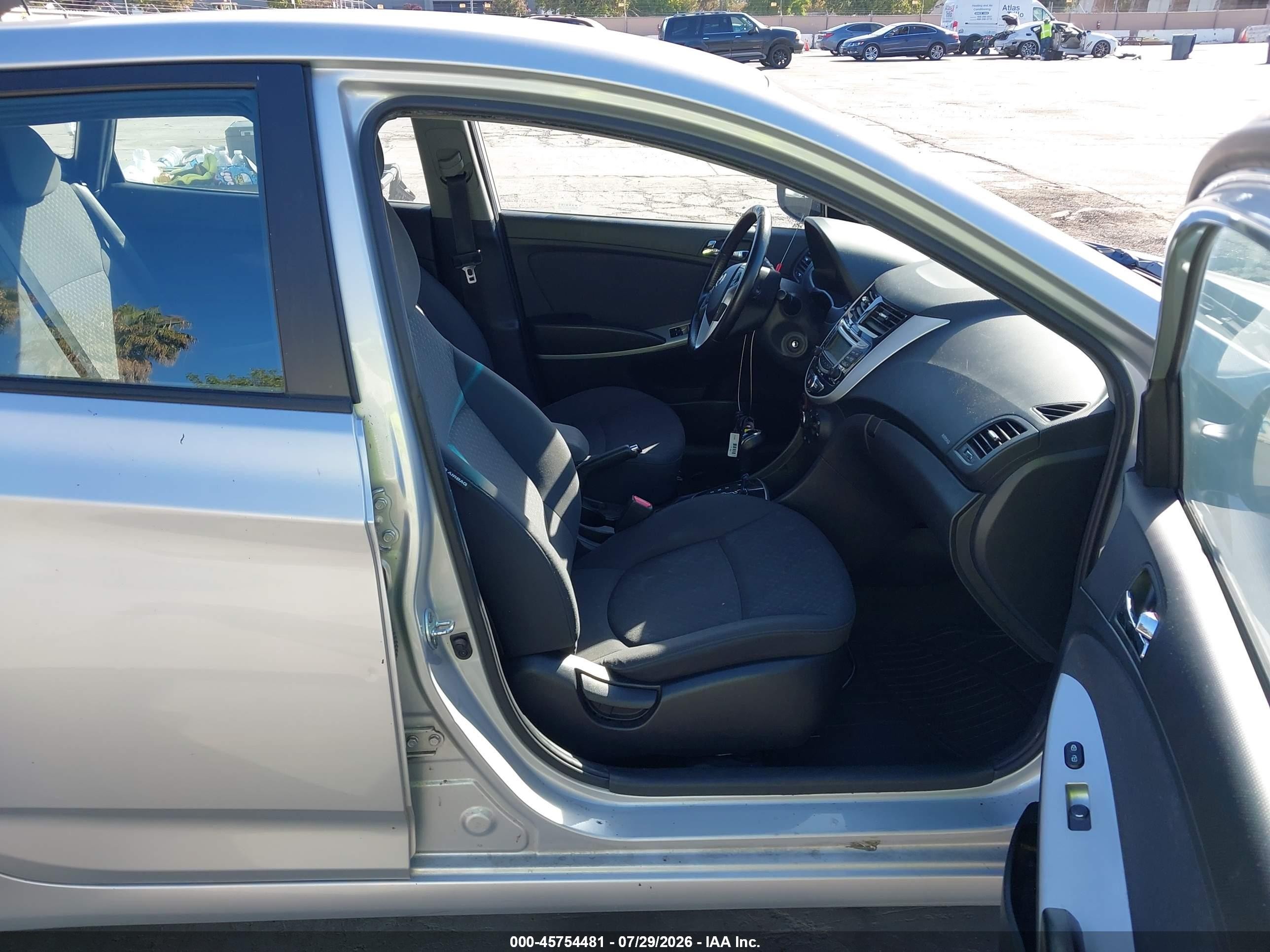2013 Hyundai Accent Se Silver vin: KMHCU5AE4DU064805