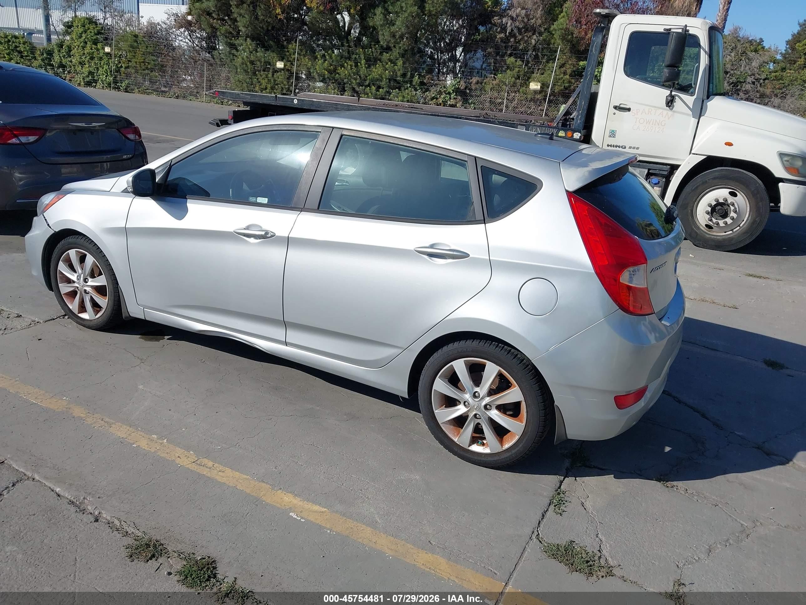 2013 Hyundai Accent Se Silver vin: KMHCU5AE4DU064805