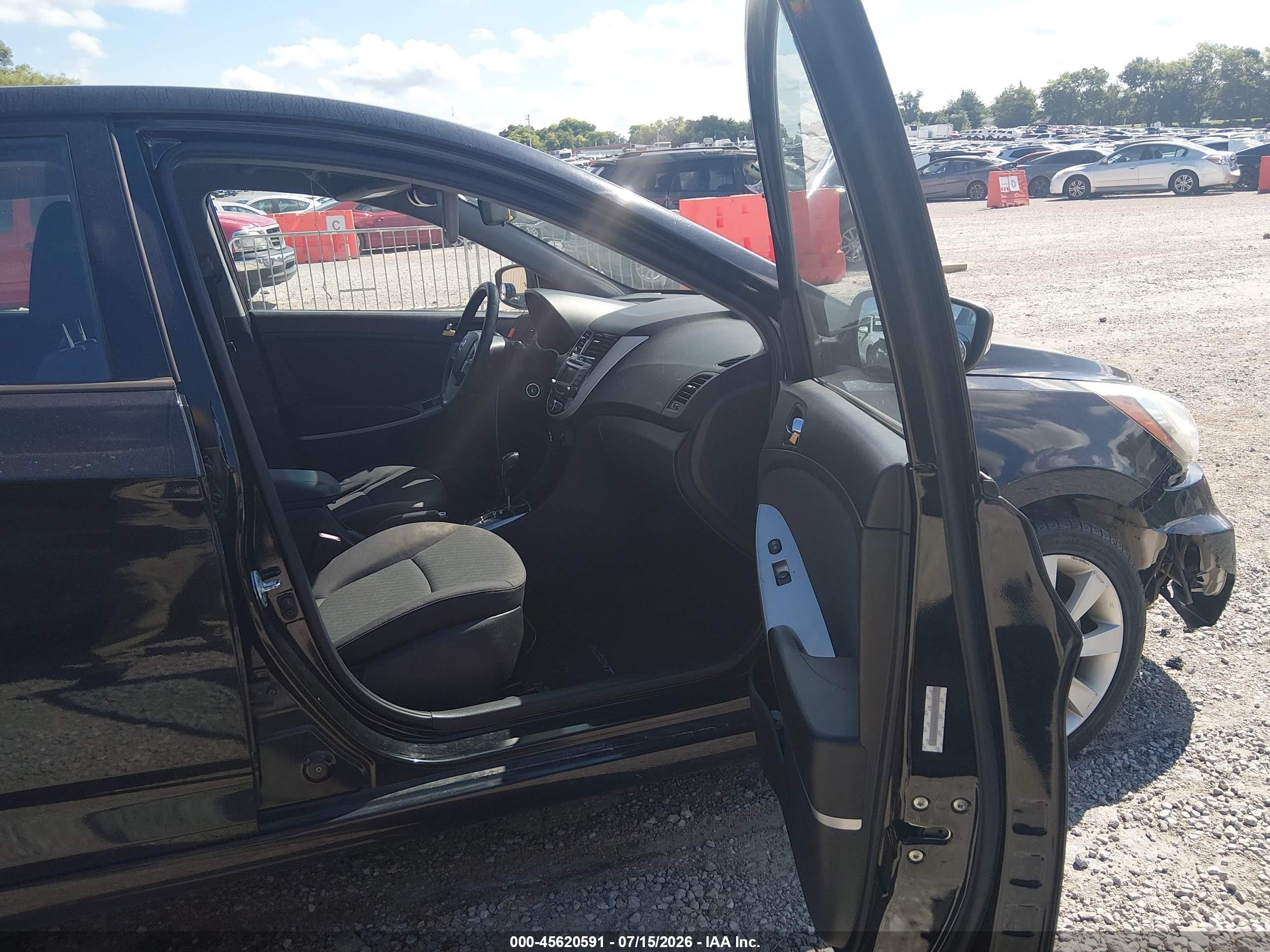 2013 Hyundai Accent Se Black vin: KMHCU5AE4DU075061