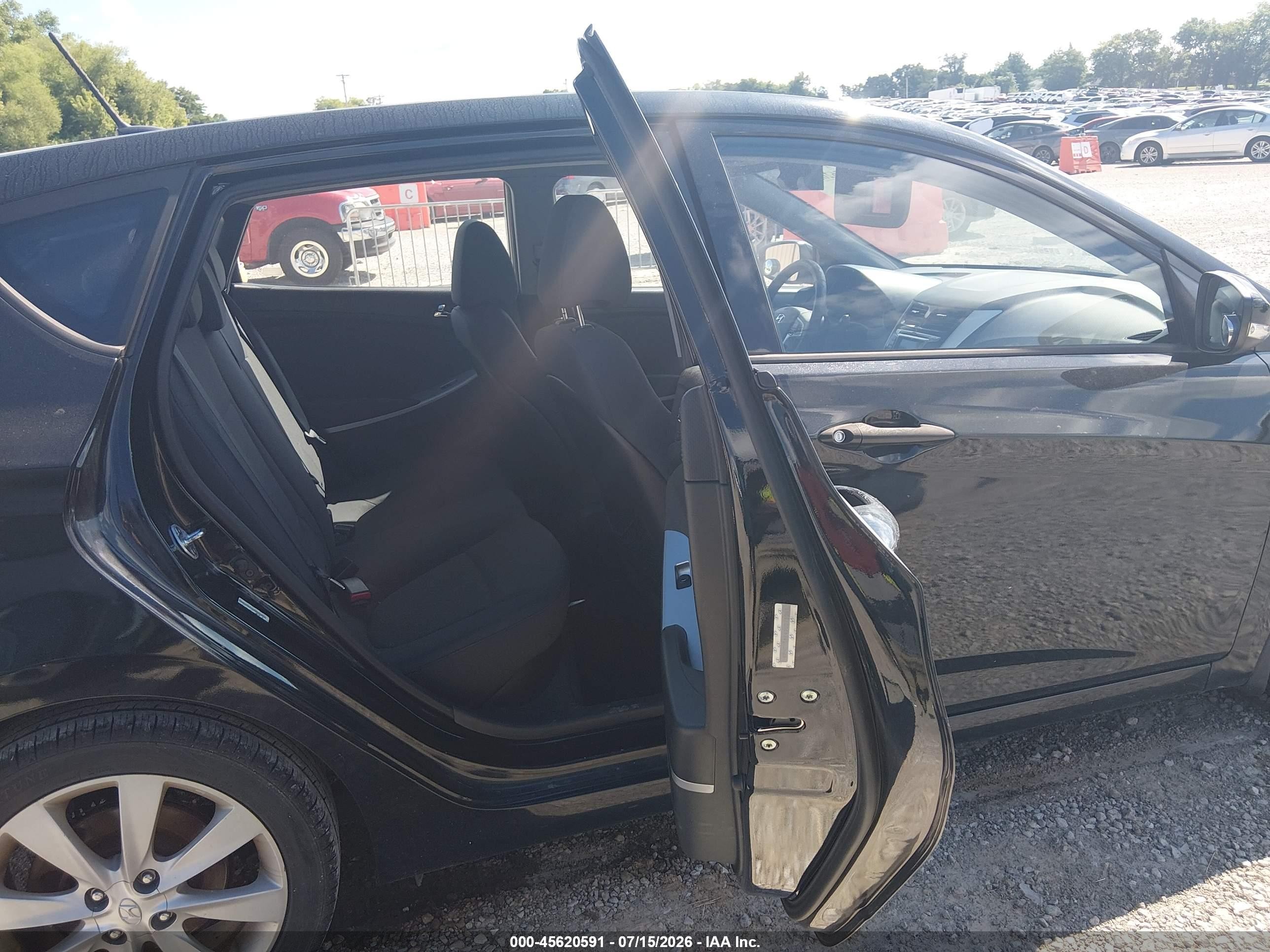 2013 Hyundai Accent Se Black vin: KMHCU5AE4DU075061
