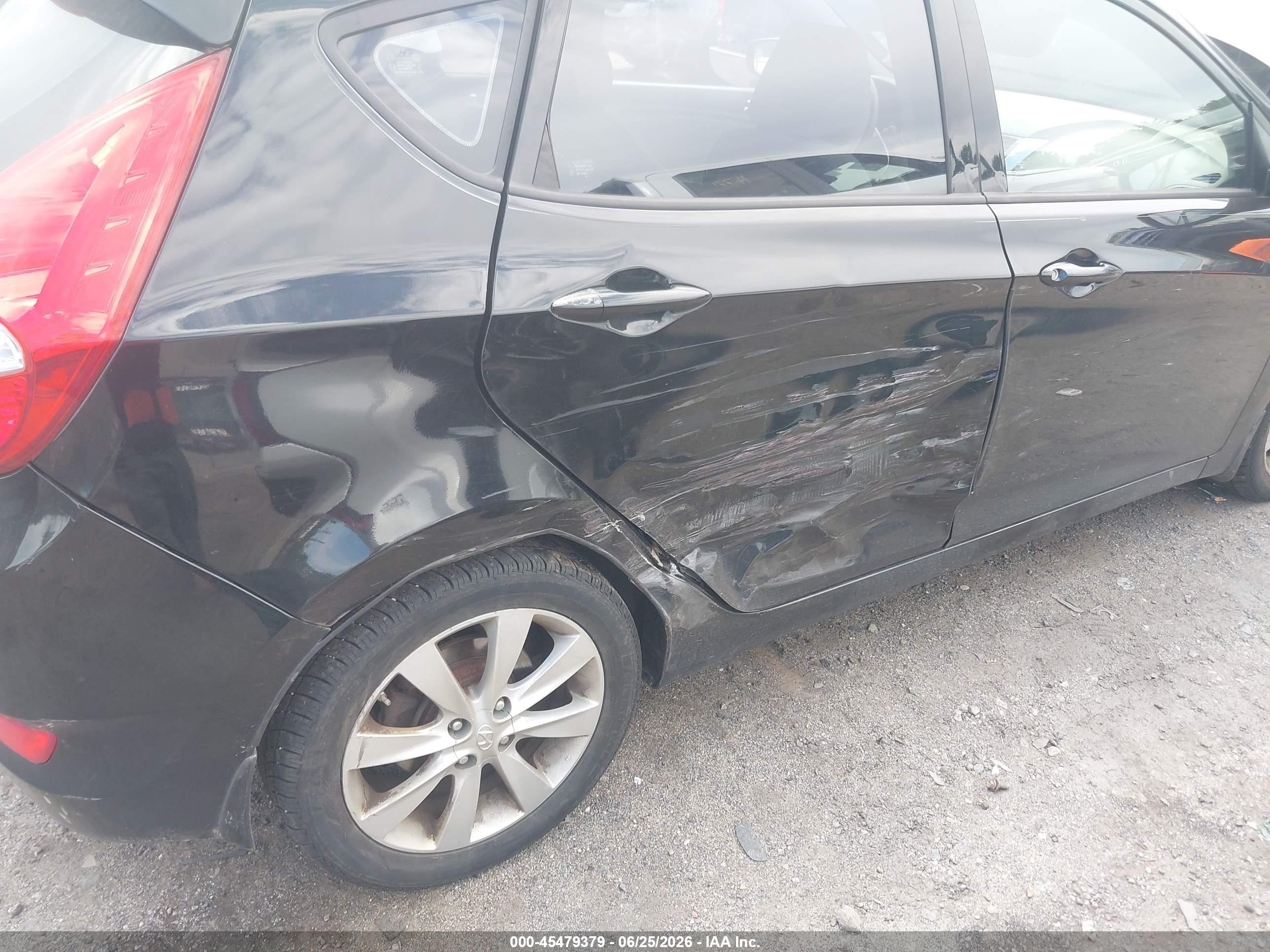 2013 Hyundai Accent Se Black vin: KMHCU5AE4DU090692