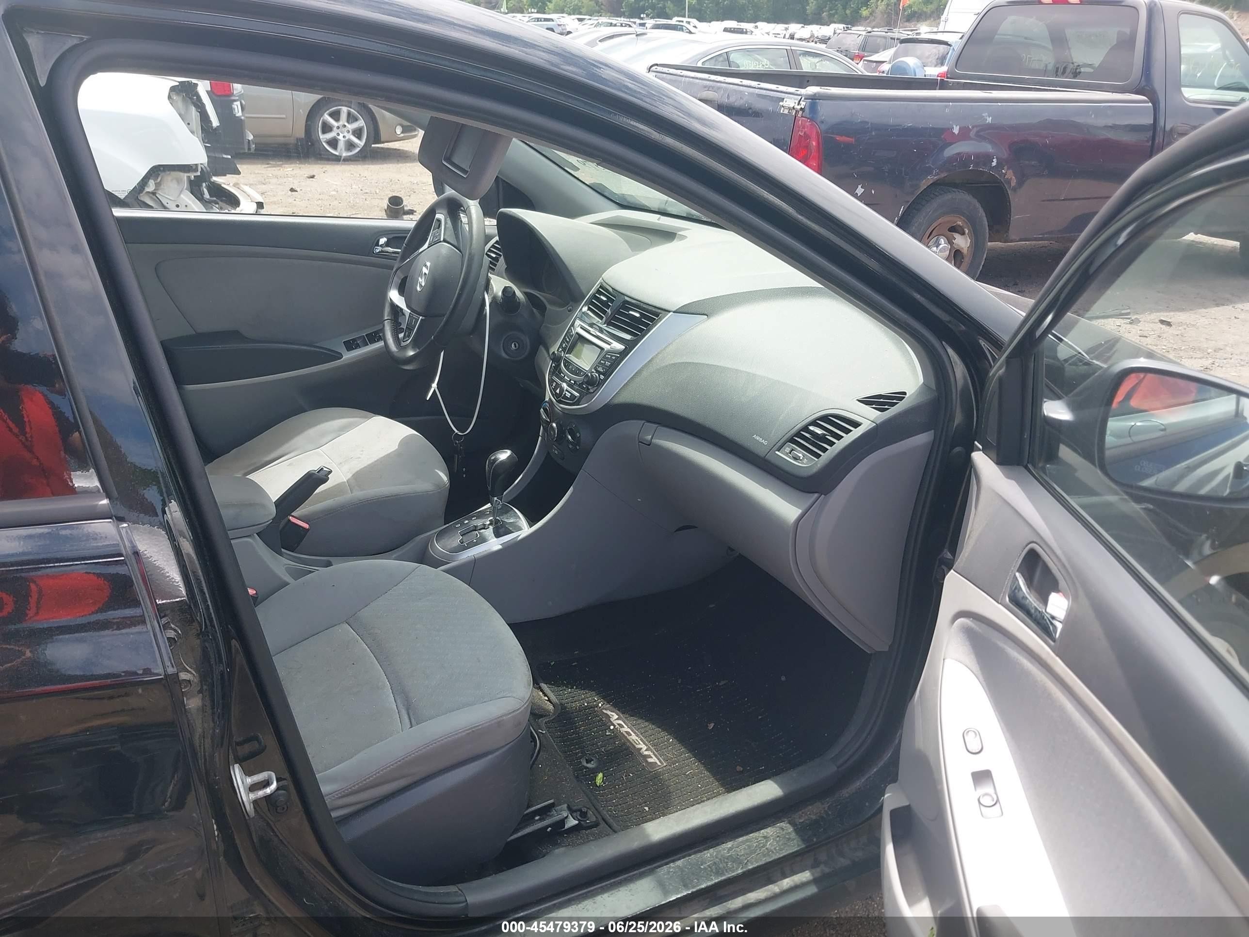 2013 Hyundai Accent Se Black vin: KMHCU5AE4DU090692