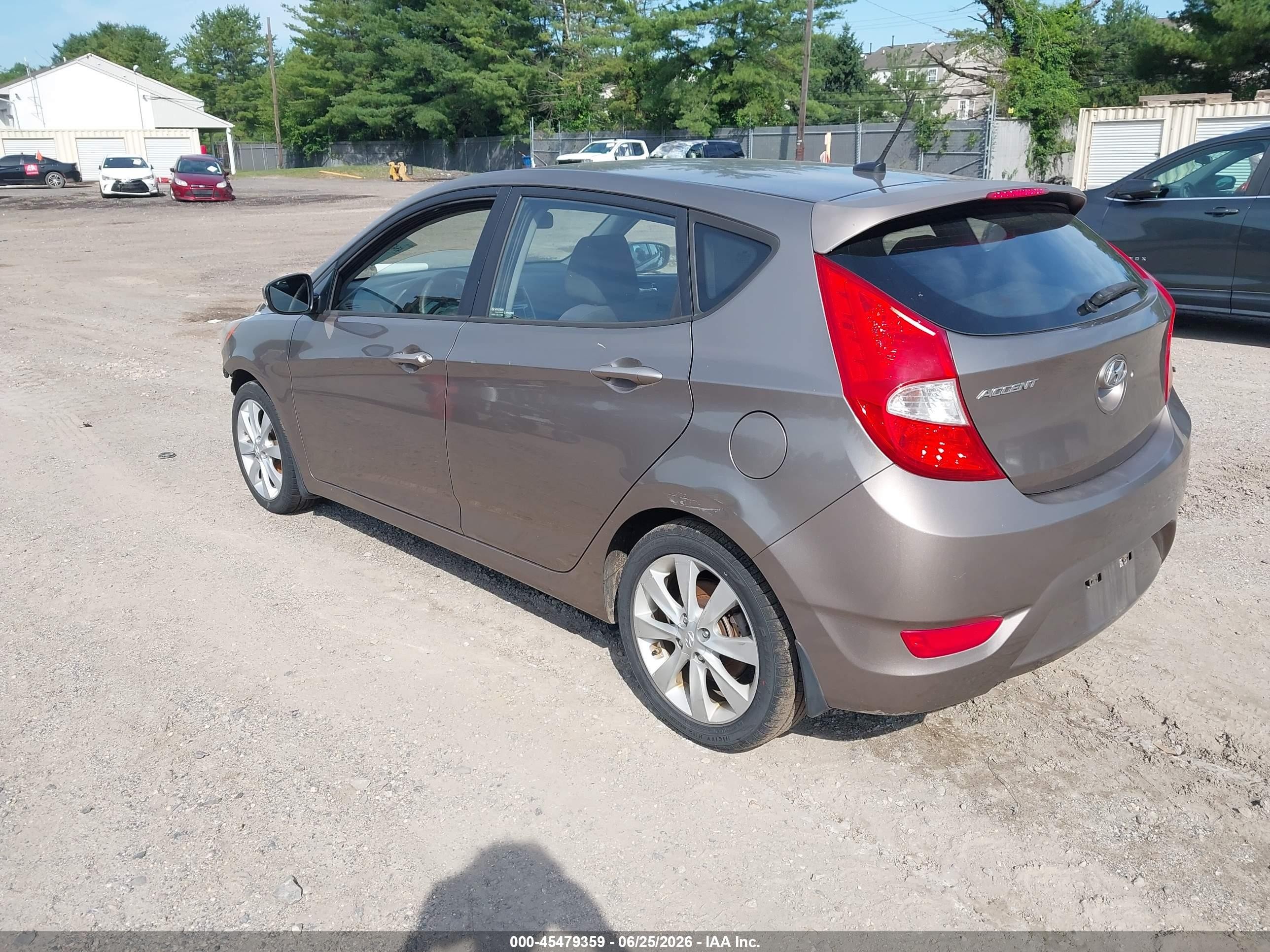 2013 Hyundai Accent Se Gray vin: KMHCU5AE4DU099084