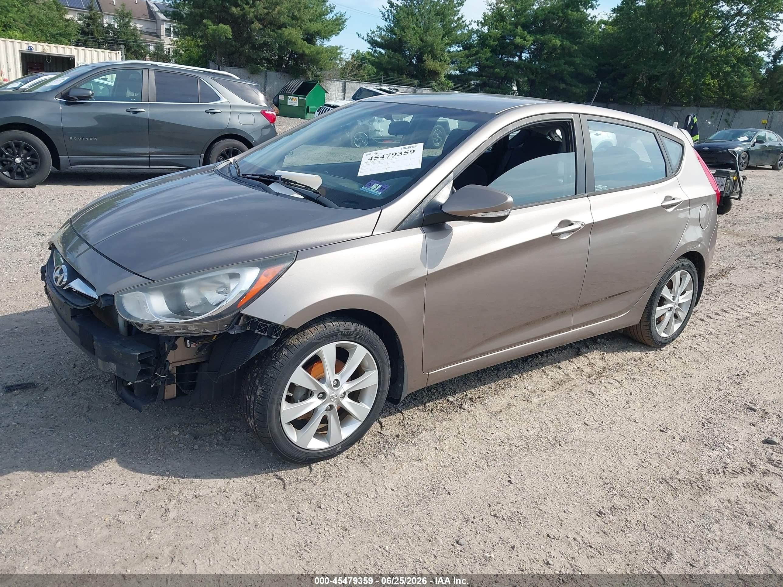 2013 Hyundai Accent Se Gray vin: KMHCU5AE4DU099084