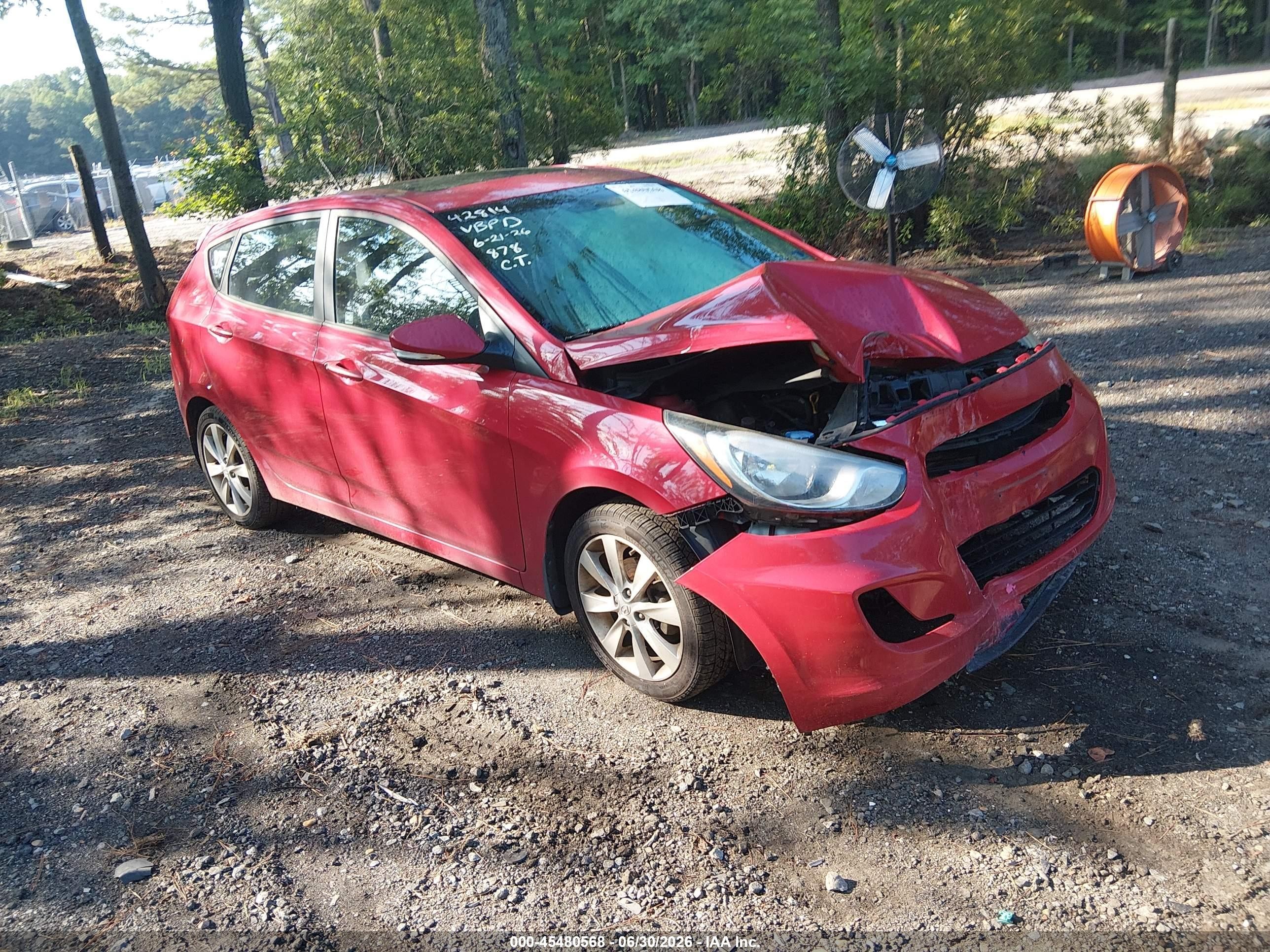 2013 Hyundai Accent Se Red vin: KMHCU5AE4DU104042