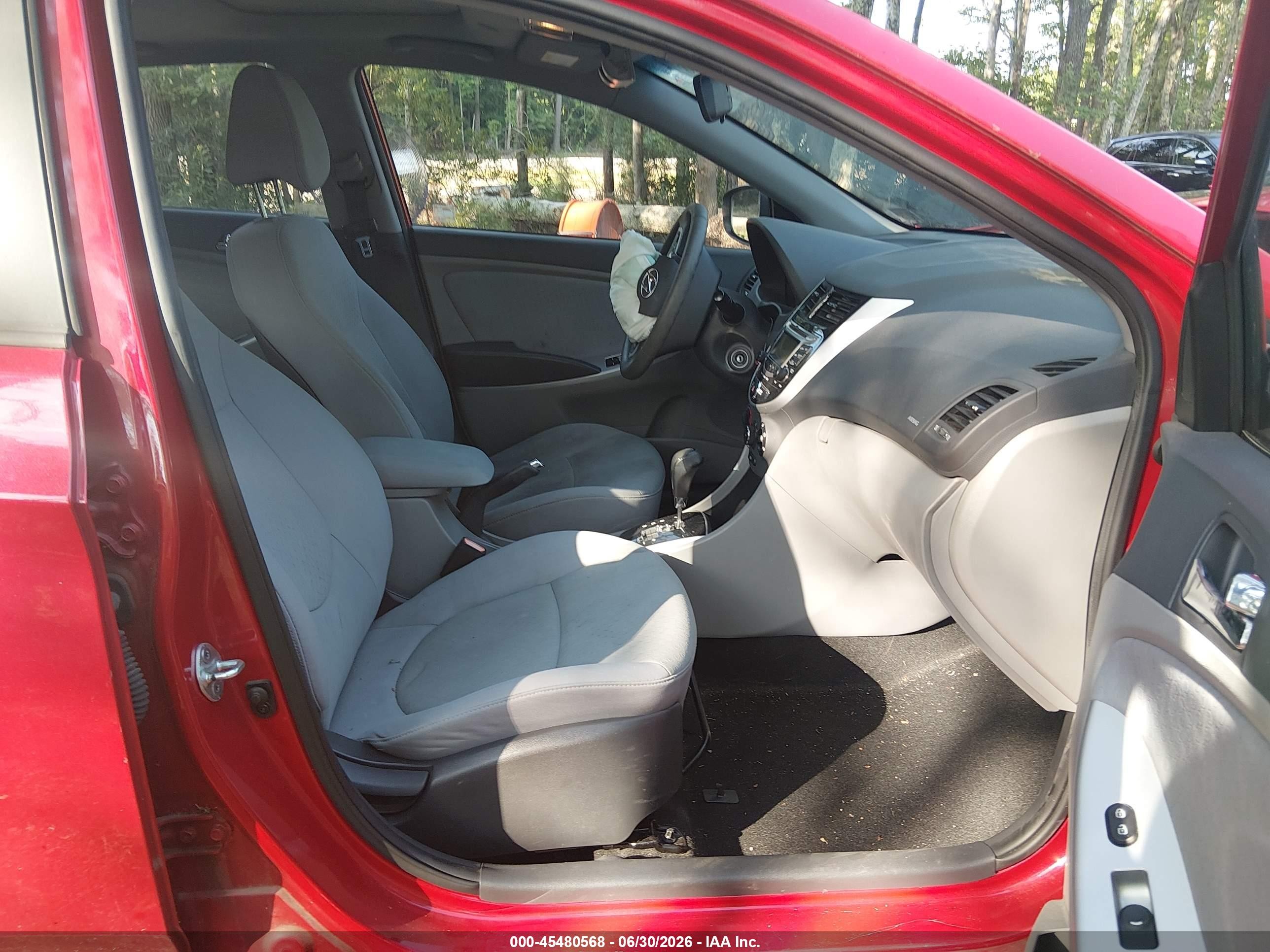 2013 Hyundai Accent Se Red vin: KMHCU5AE4DU104042
