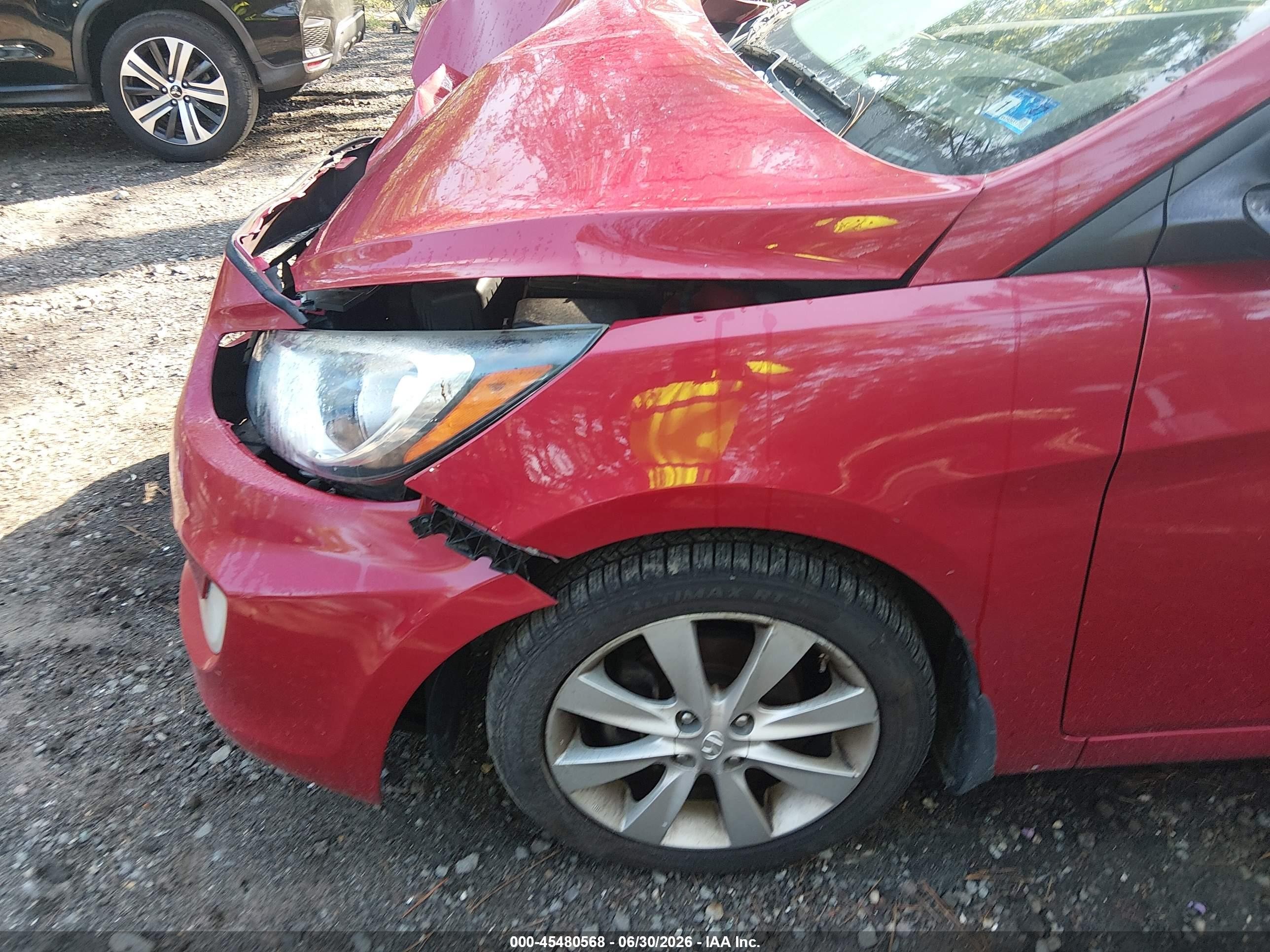 2013 Hyundai Accent Se Red vin: KMHCU5AE4DU104042