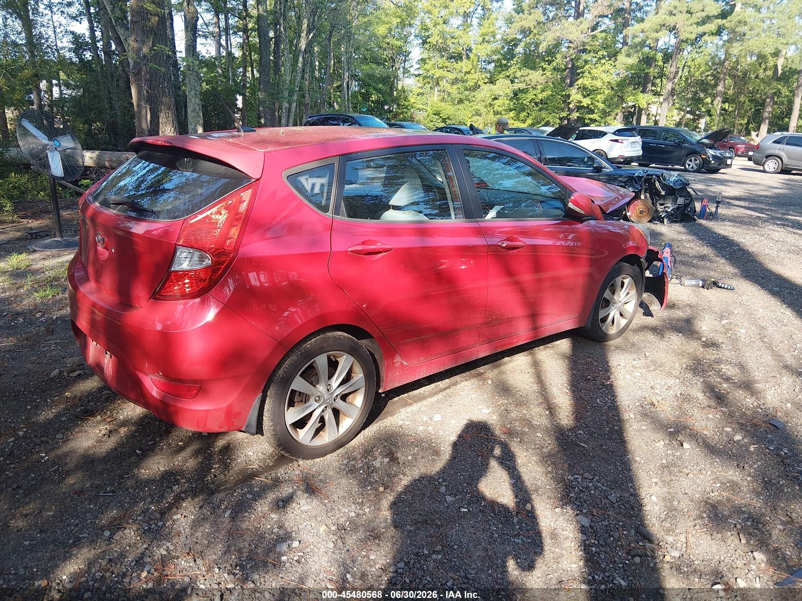 2013 Hyundai Accent Se Red vin: KMHCU5AE4DU104042