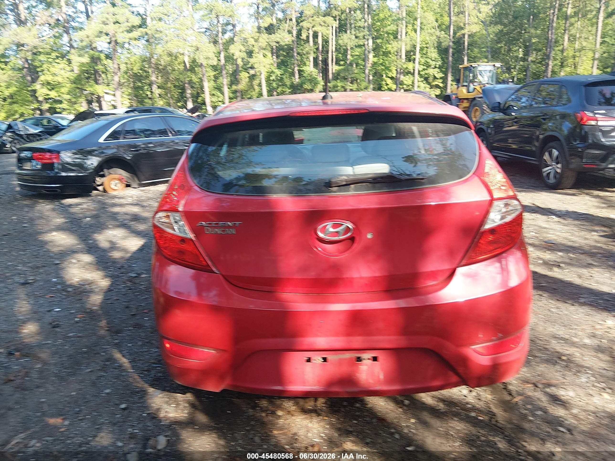 2013 Hyundai Accent Se Red vin: KMHCU5AE4DU104042