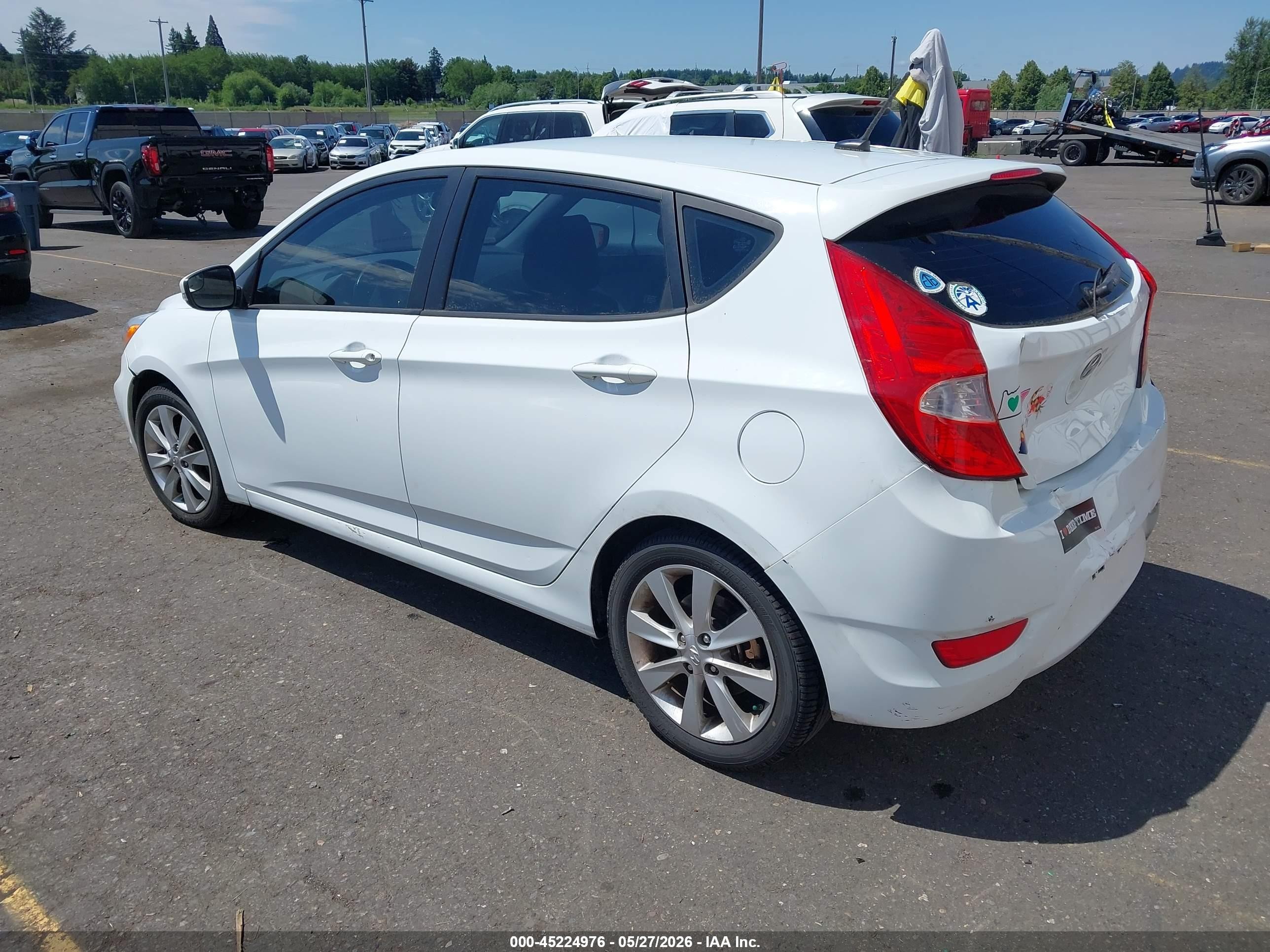 2014 Hyundai Accent Se White vin: KMHCU5AE4EU144655