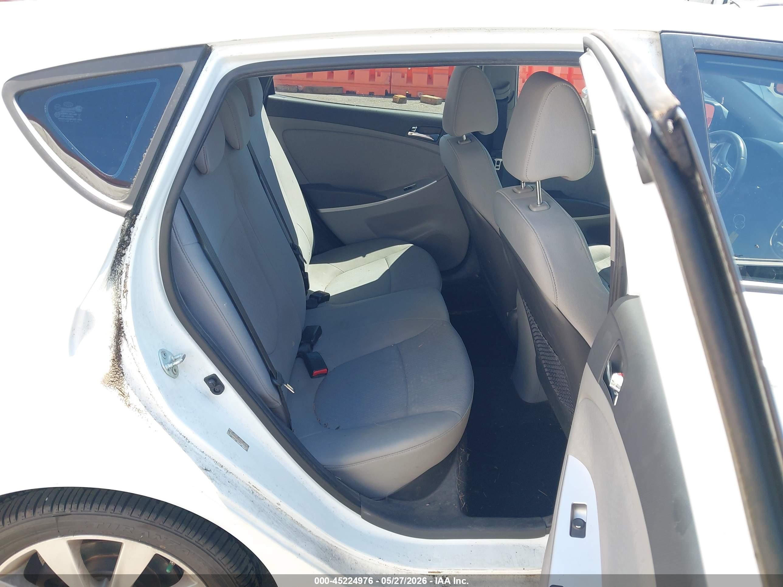 2014 Hyundai Accent Se White vin: KMHCU5AE4EU144655
