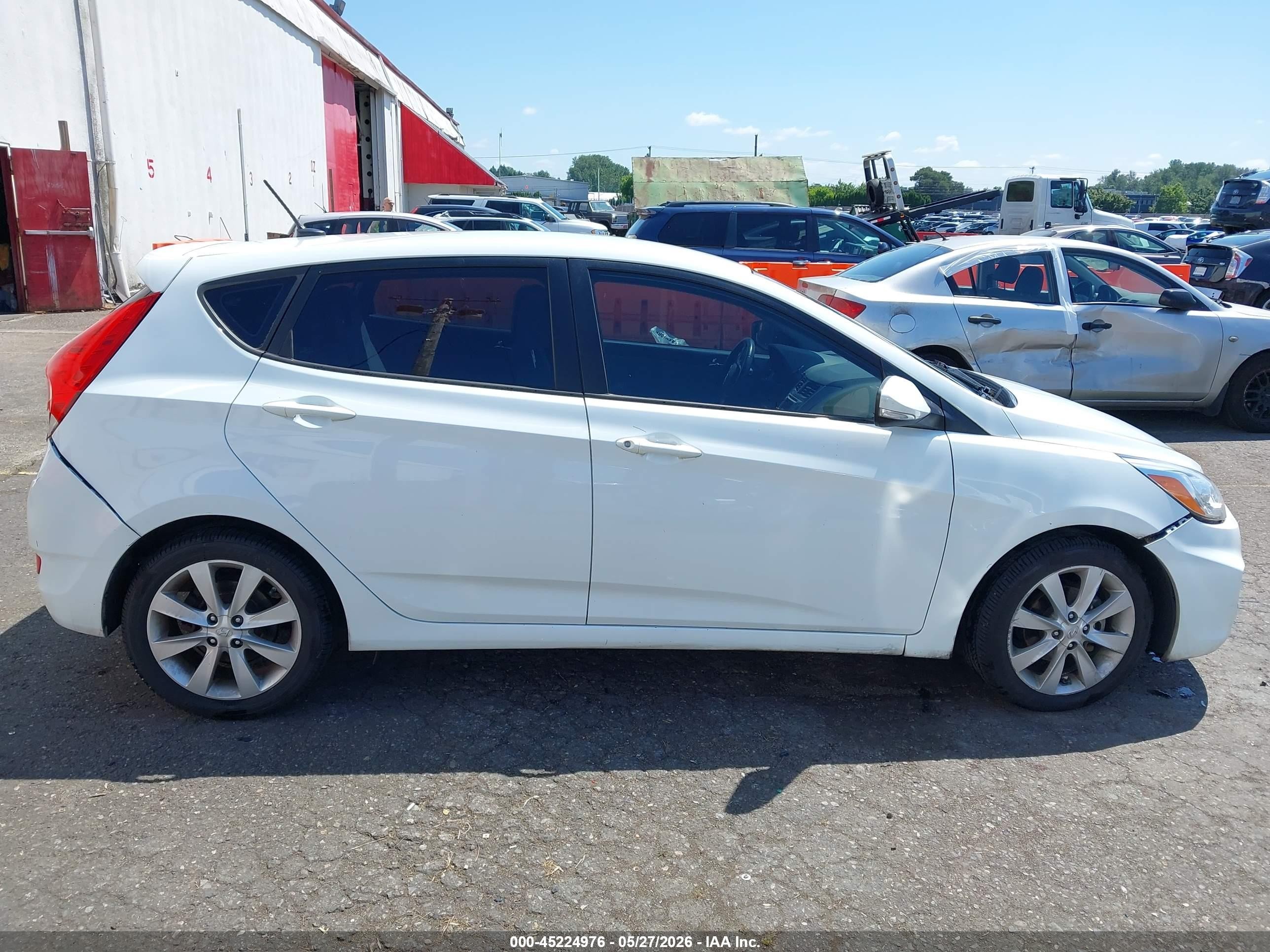 2014 Hyundai Accent Se White vin: KMHCU5AE4EU144655