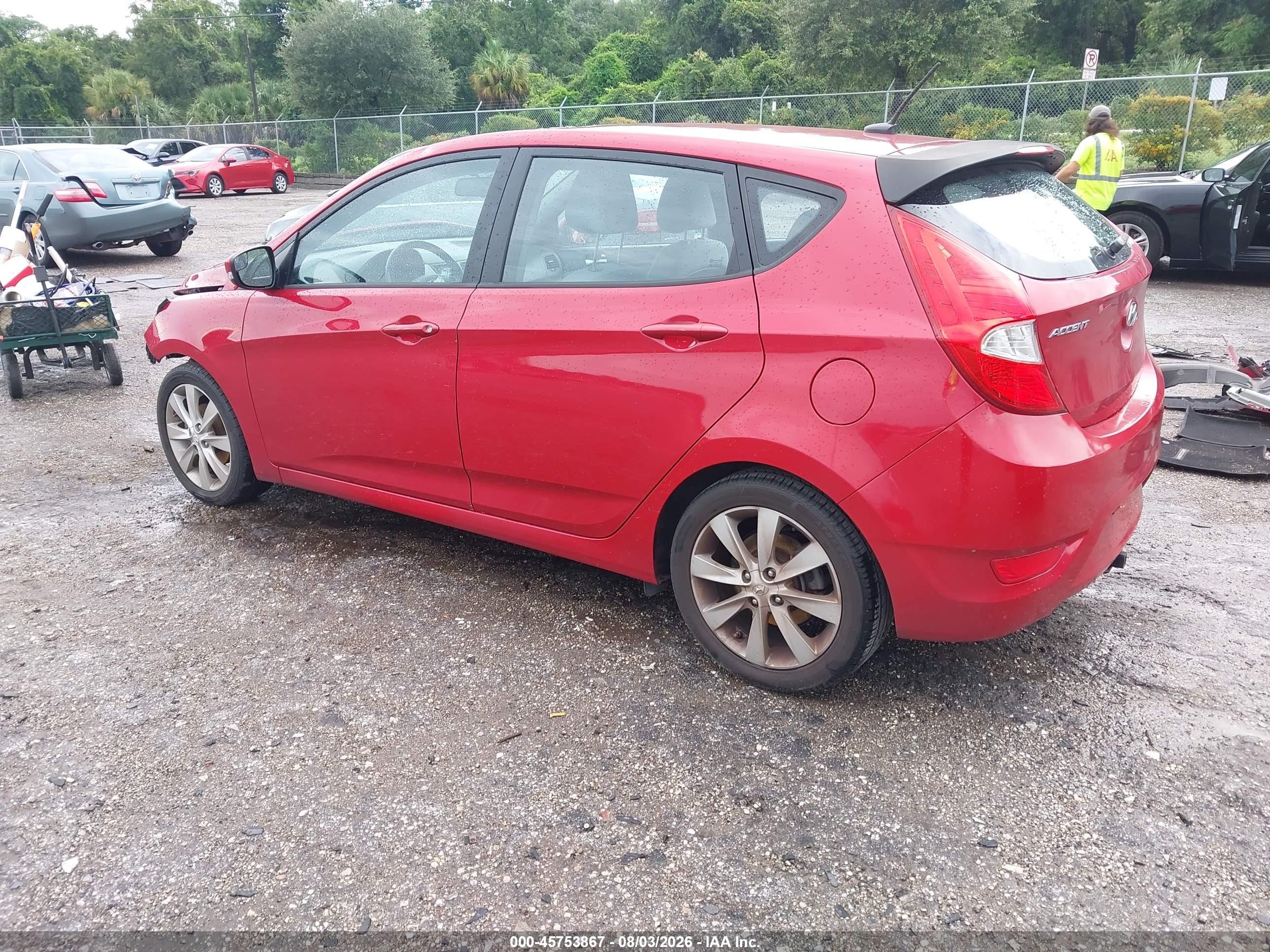 2014 Hyundai Accent Se Red vin: KMHCU5AE4EU173119