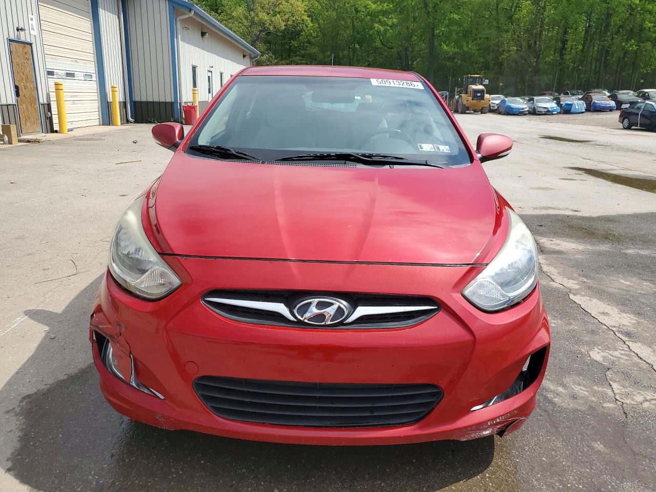 2013 Hyundai Accent Se Red vin: KMHCU5AE5DU069351