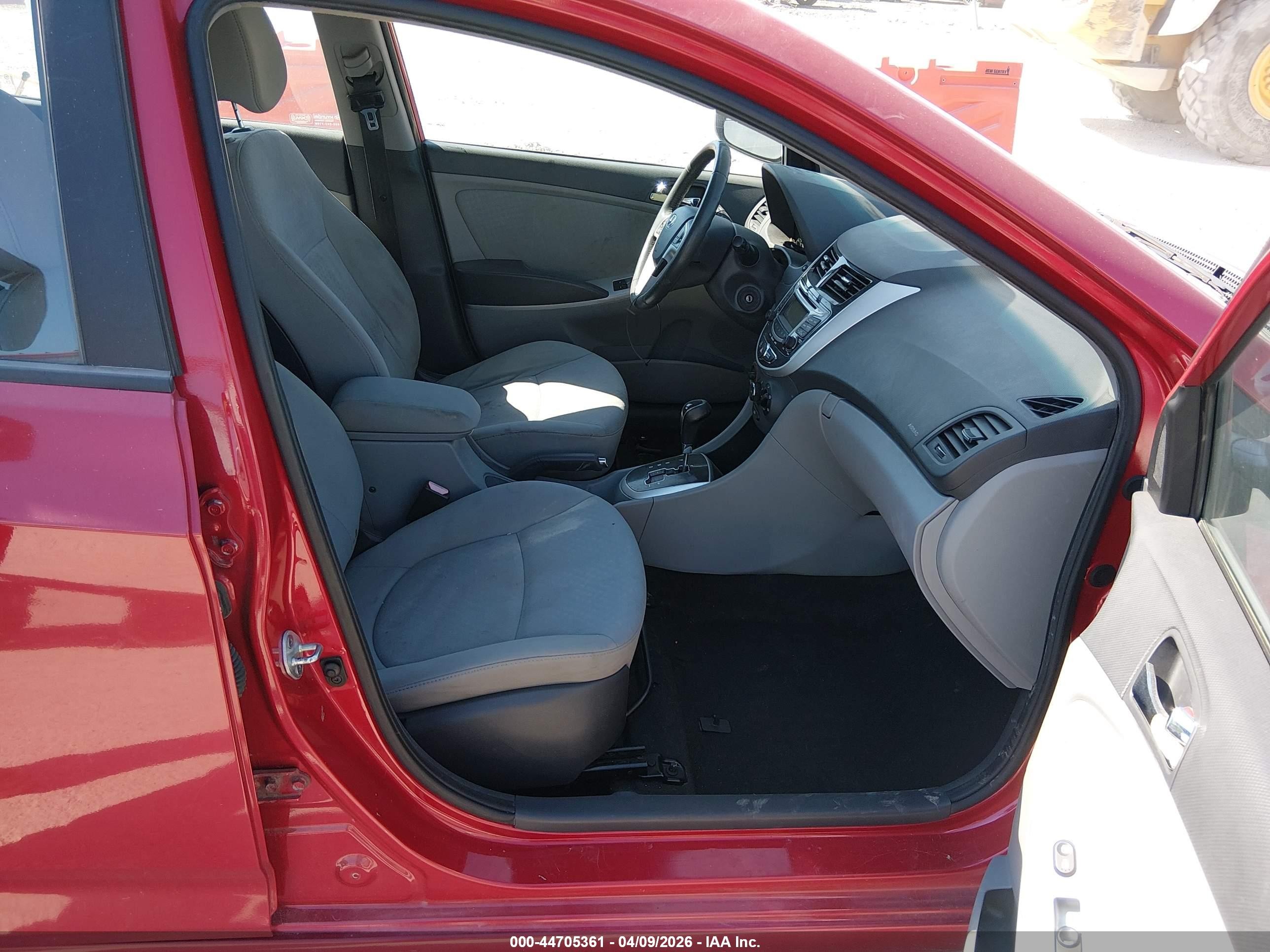 2013 Hyundai Accent Se Red vin: KMHCU5AE5DU073772