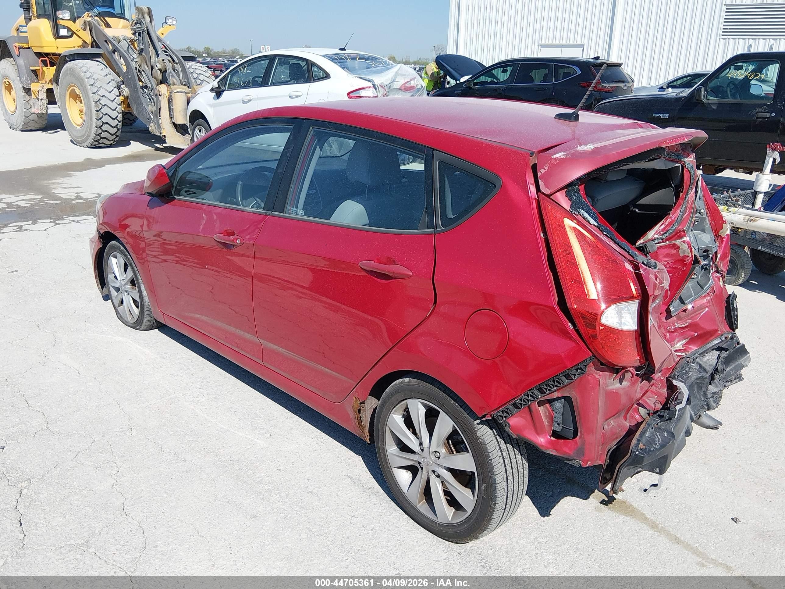 2013 Hyundai Accent Se Red vin: KMHCU5AE5DU073772