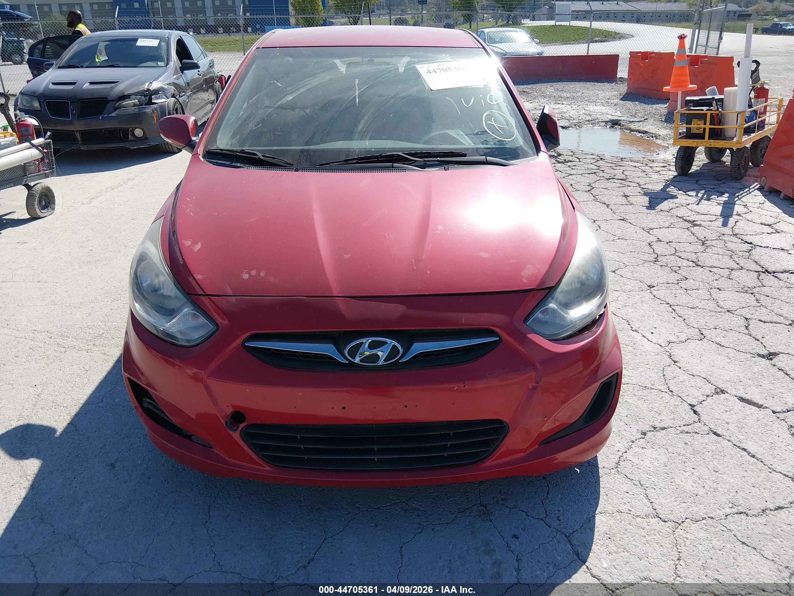 2013 Hyundai Accent Se Red vin: KMHCU5AE5DU073772