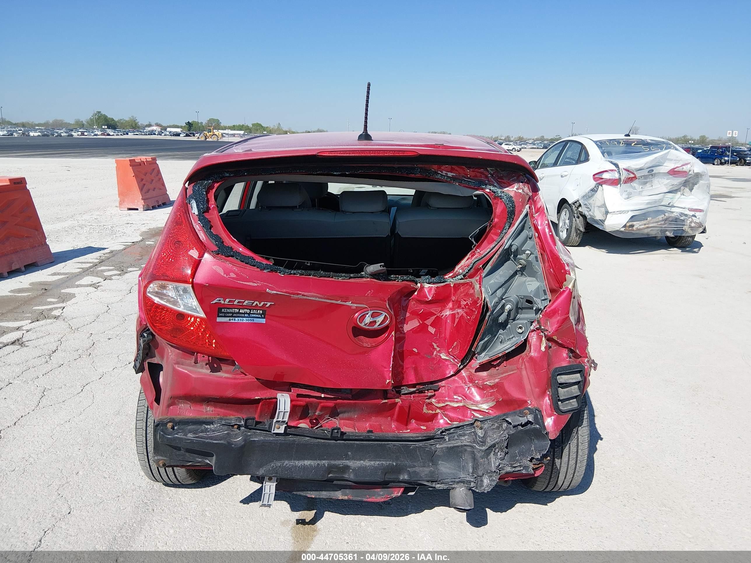2013 Hyundai Accent Se Red vin: KMHCU5AE5DU073772