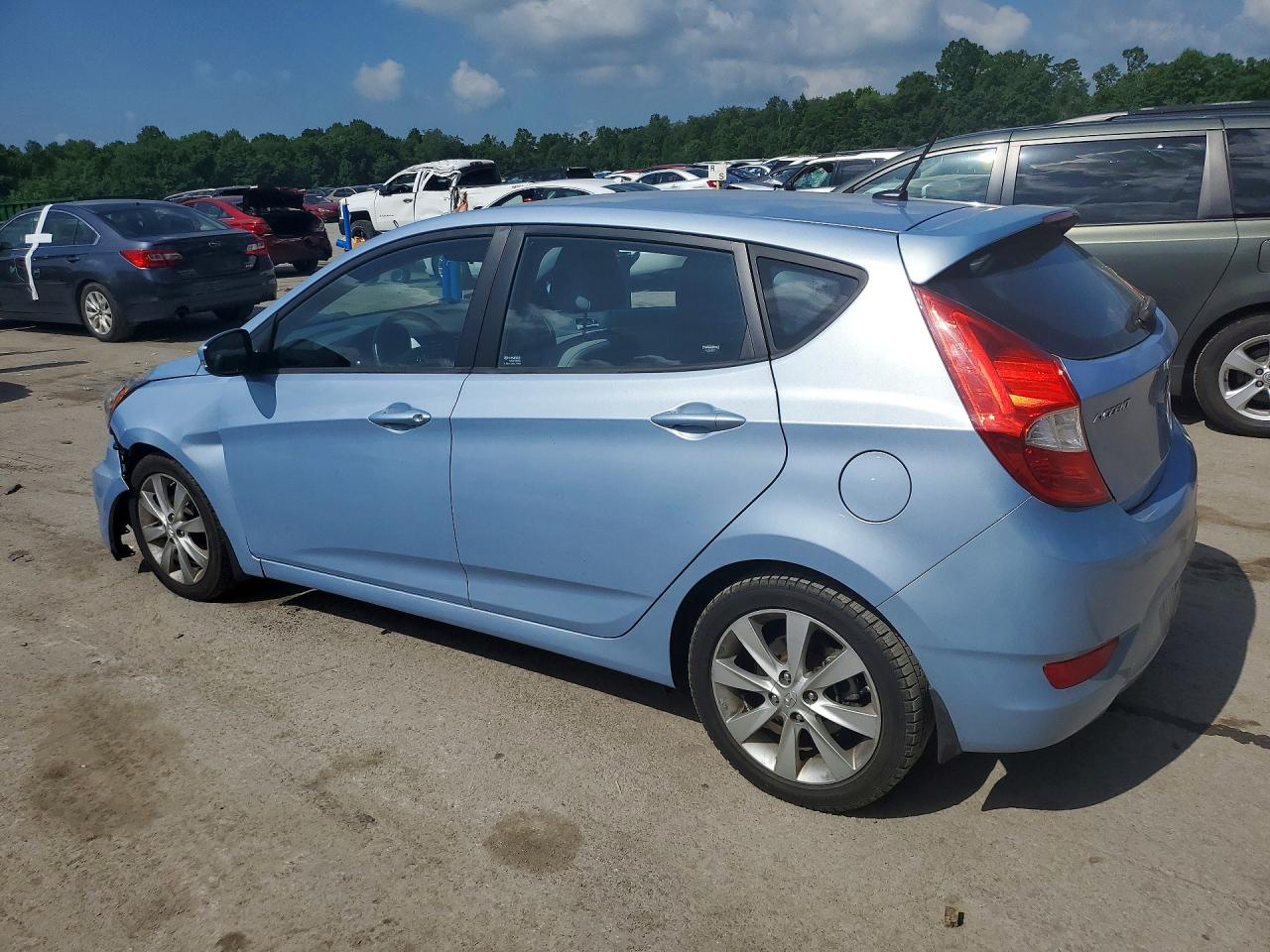 2013 Hyundai Accent Se Blue vin: KMHCU5AE5DU074873