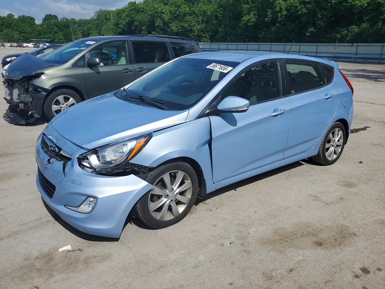 2013 Hyundai Accent Se Blue vin: KMHCU5AE5DU074873