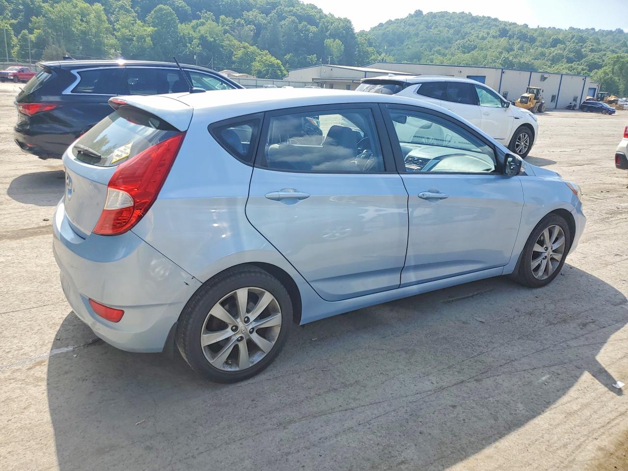 2013 Hyundai Accent Se Blue vin: KMHCU5AE5DU074873