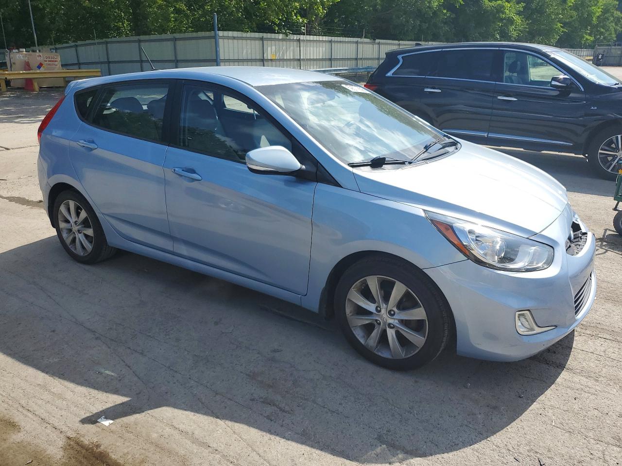 2013 Hyundai Accent Se Blue vin: KMHCU5AE5DU074873