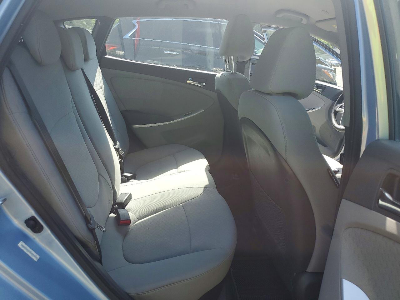2013 Hyundai Accent Se Blue vin: KMHCU5AE5DU074873