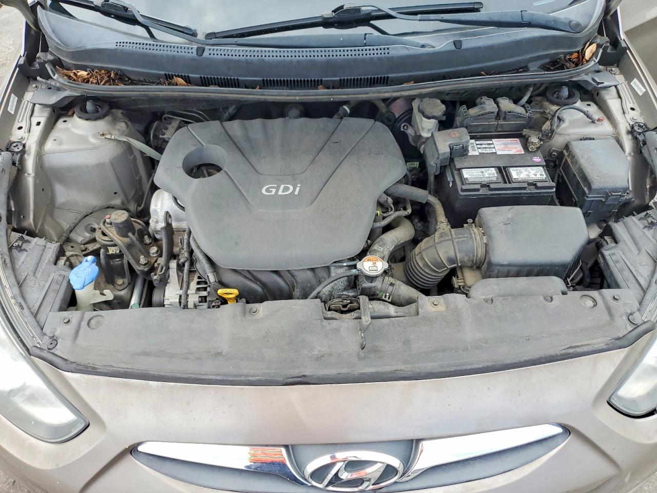 2013 Hyundai Accent Se Tan vin: KMHCU5AE5DU119195