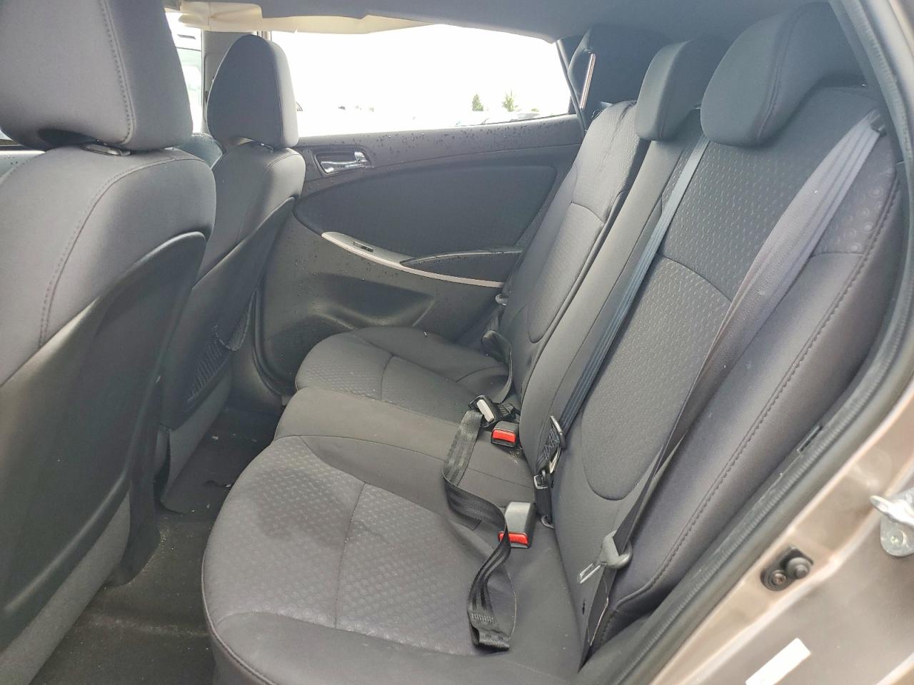 2013 Hyundai Accent Se Tan vin: KMHCU5AE5DU119195