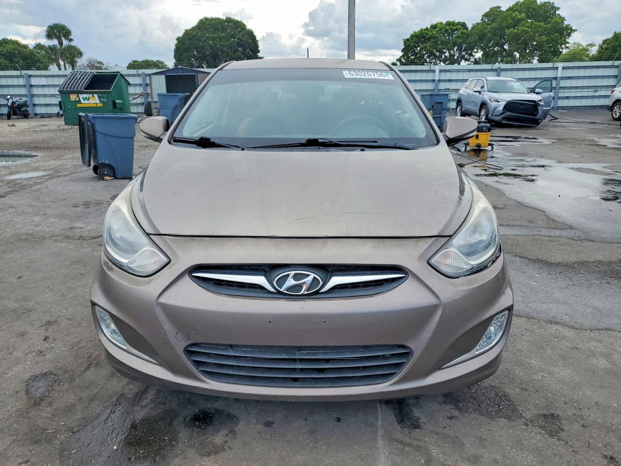 2013 Hyundai Accent Se Tan vin: KMHCU5AE5DU119195