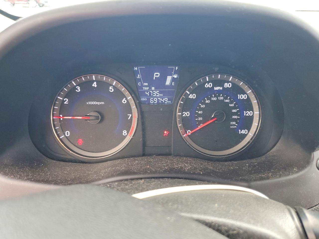 2013 Hyundai Accent Se Tan vin: KMHCU5AE5DU119195