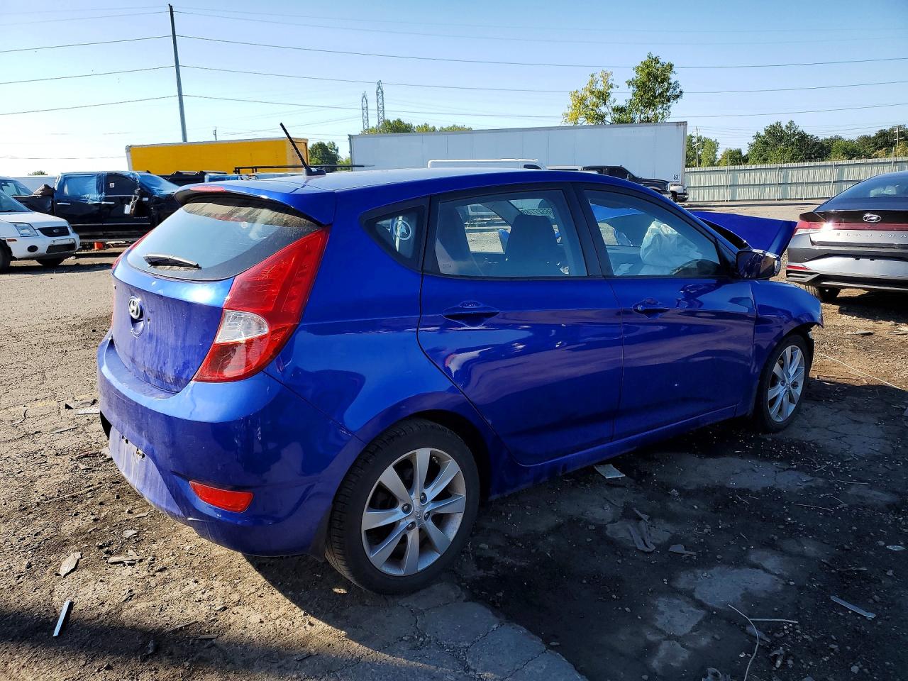 2014 Hyundai Accent Se Синий vin: KMHCU5AE5EU182282