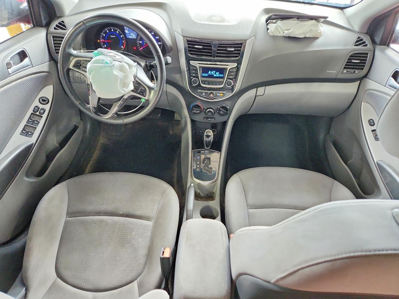 2015 Hyundai Accent Sport Red vin: KMHCU5AE5FU205805