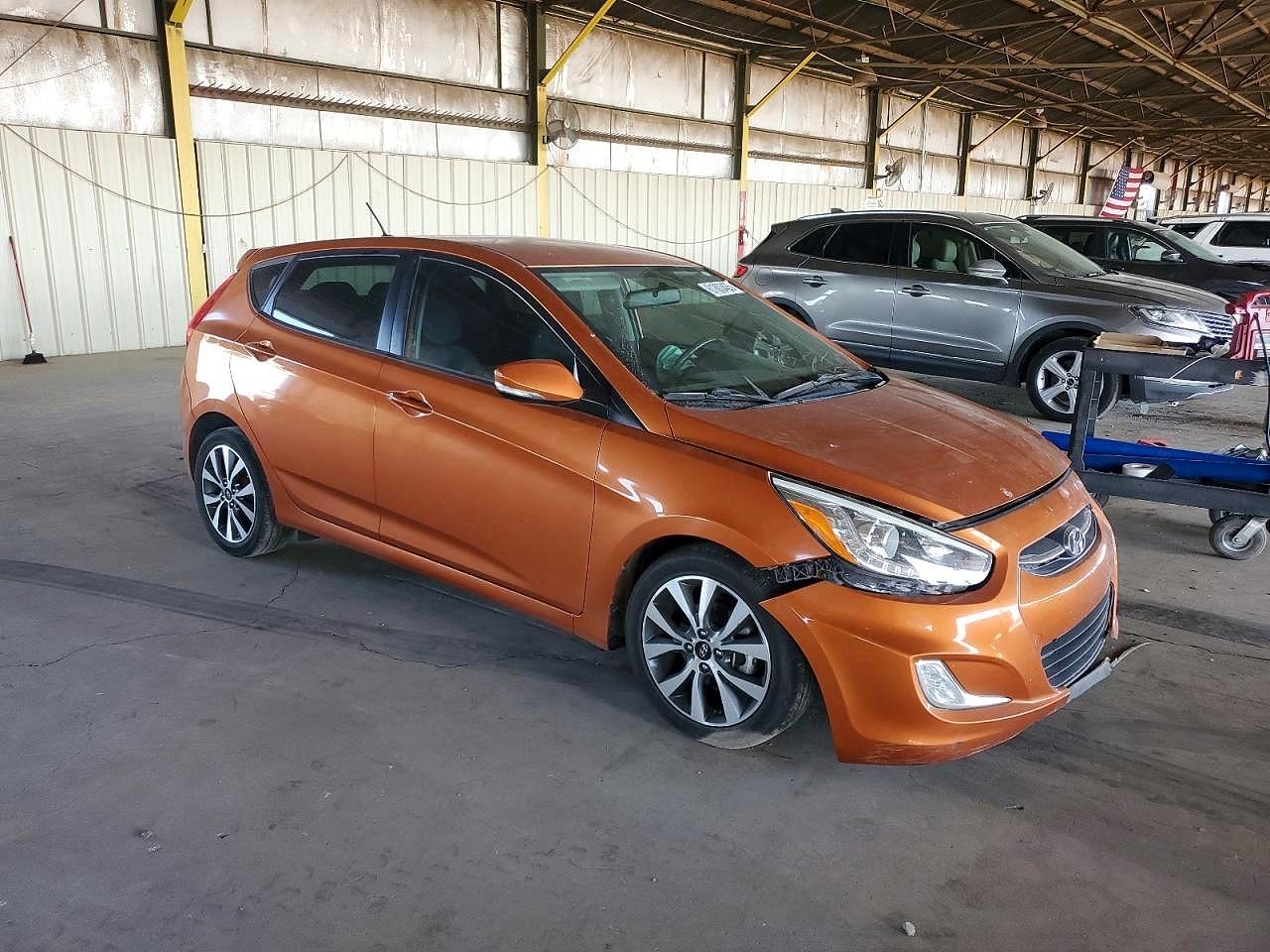 2015 Hyundai Accent Sport Orange vin: KMHCU5AE5FU217680