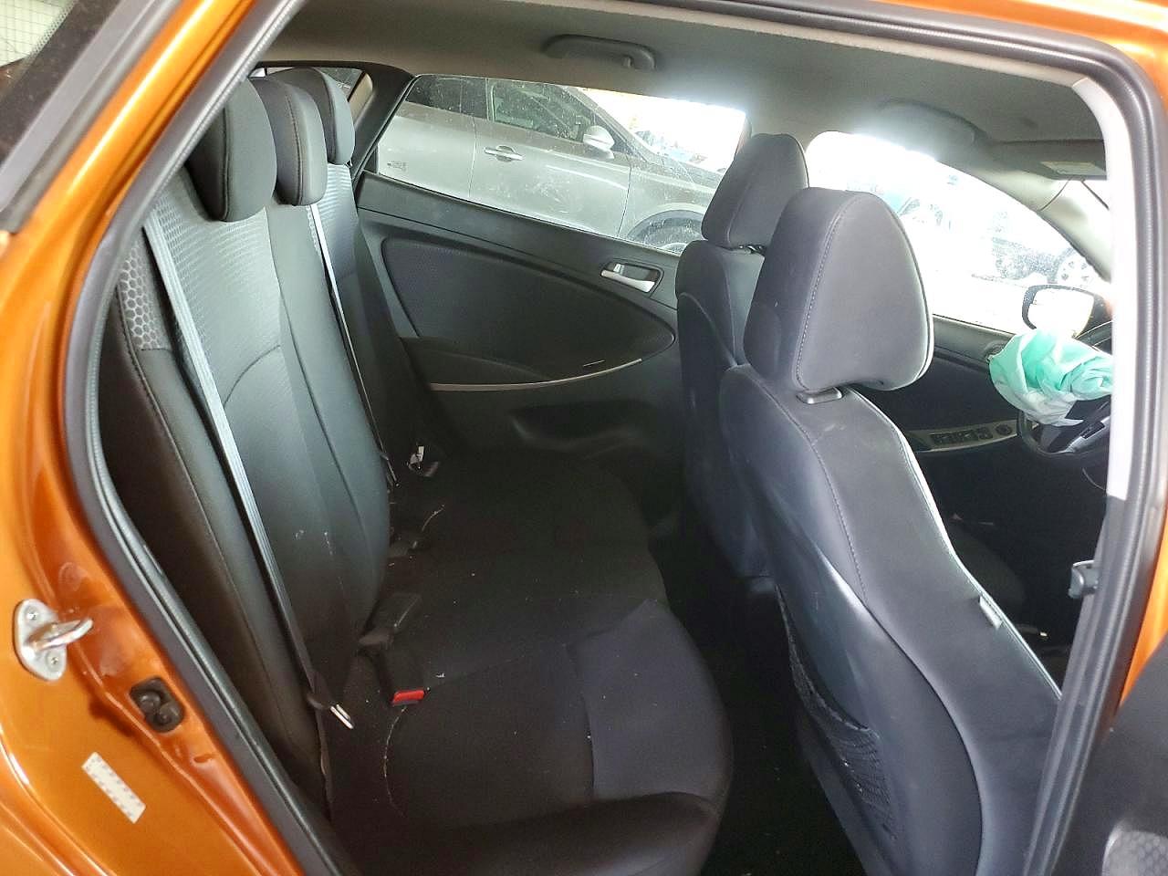 2015 Hyundai Accent Sport Orange vin: KMHCU5AE5FU217680