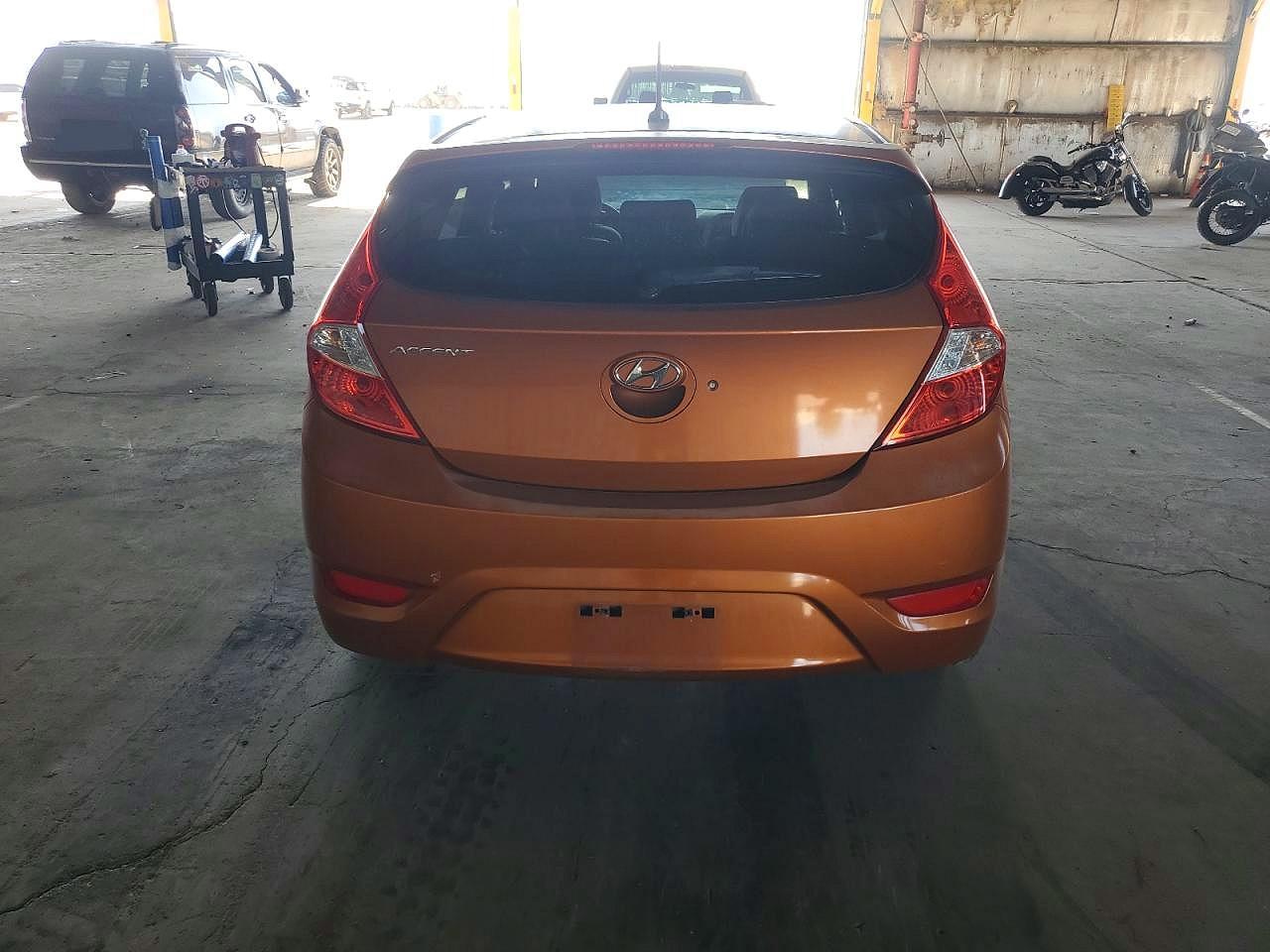 2015 Hyundai Accent Sport Orange vin: KMHCU5AE5FU217680