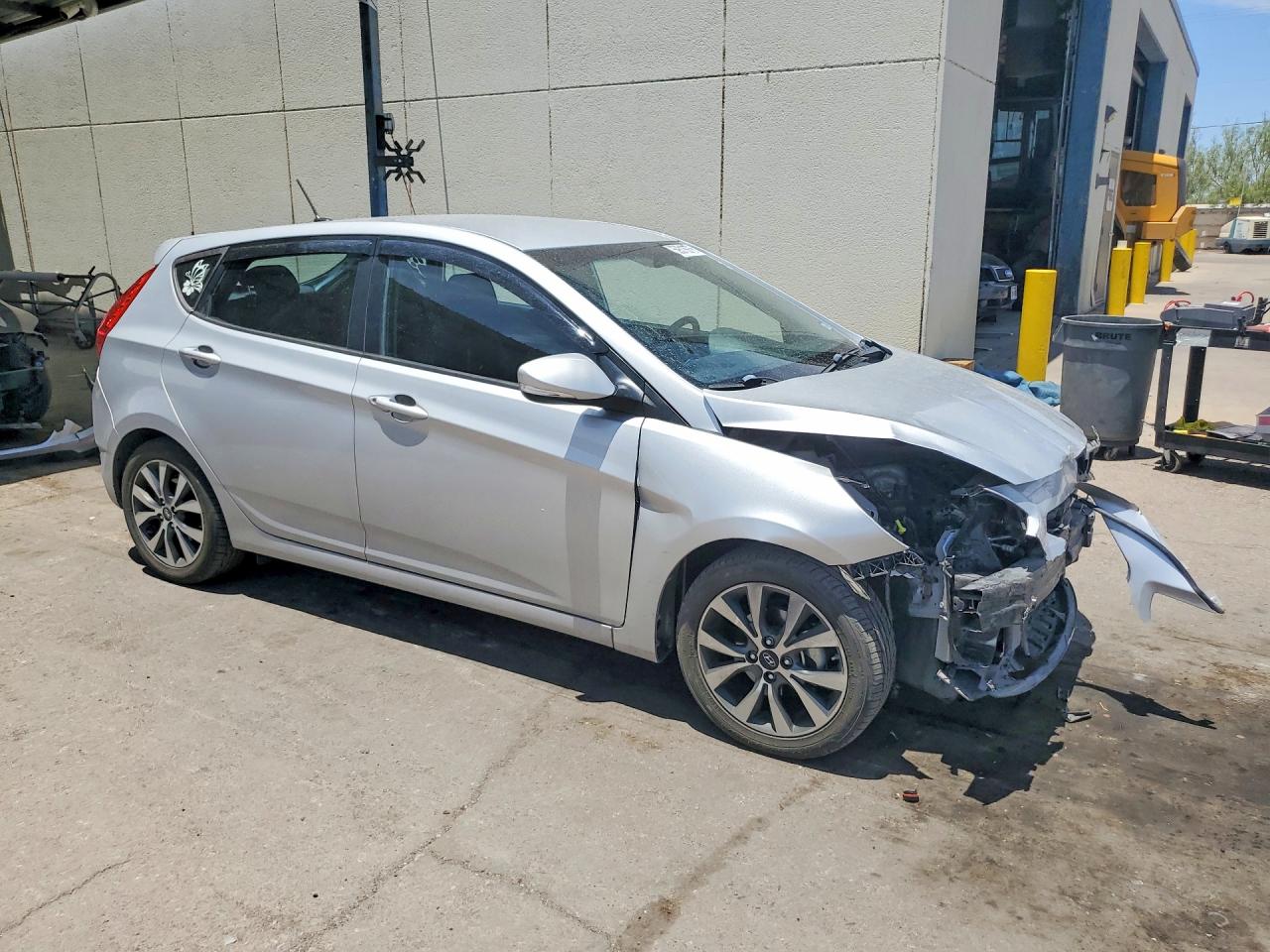 2015 Hyundai Accent Sport Silver vin: KMHCU5AE5FU233037